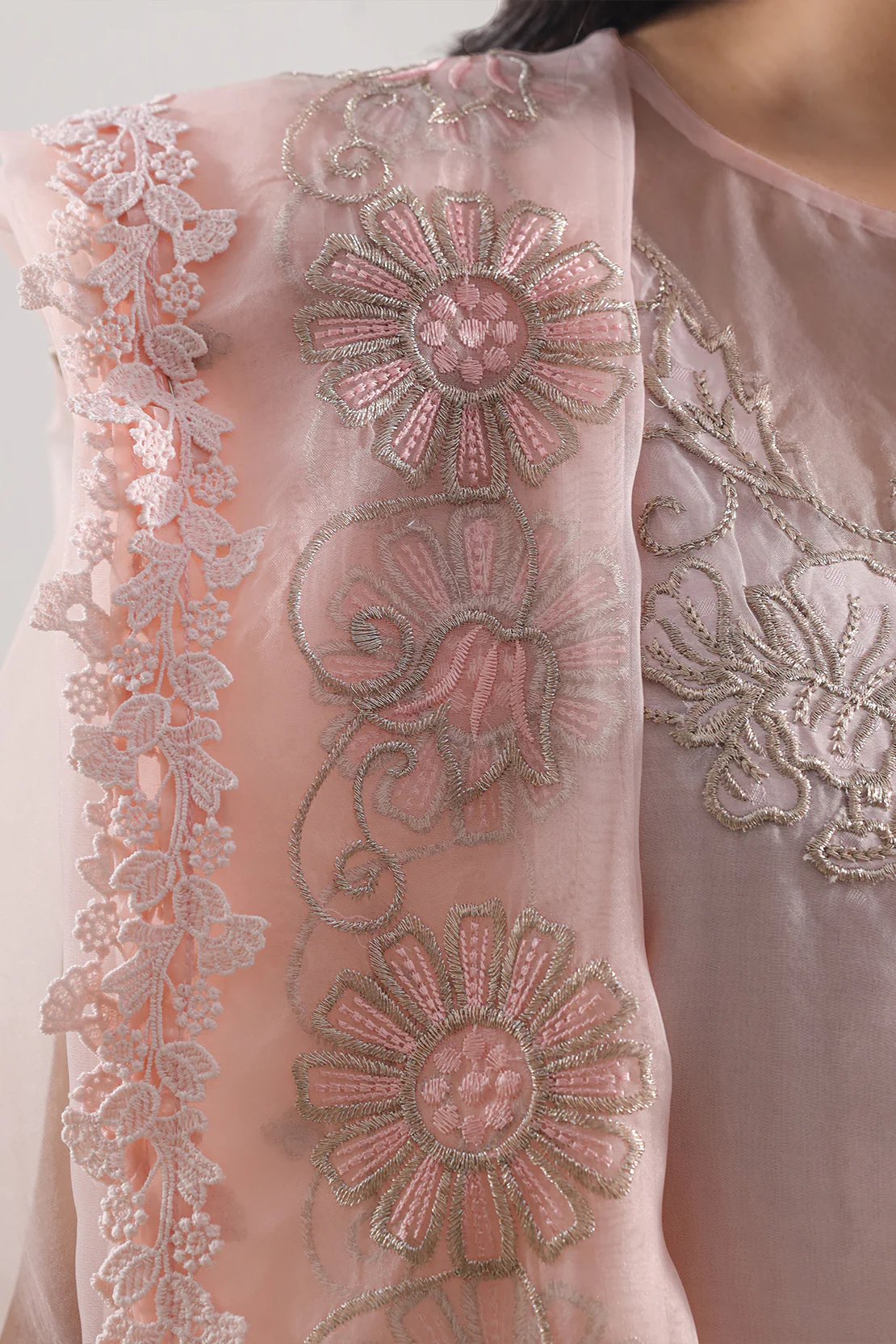 Unstitched Luxury 3-Piece Embroidered Organza Suit - Image 5