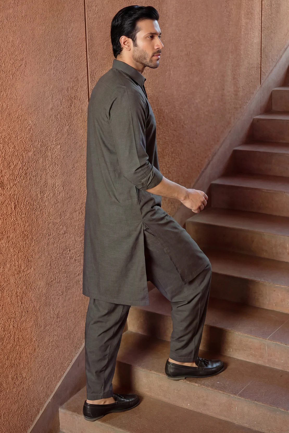Unstitched Premium Blended Wear Suit - Image 2