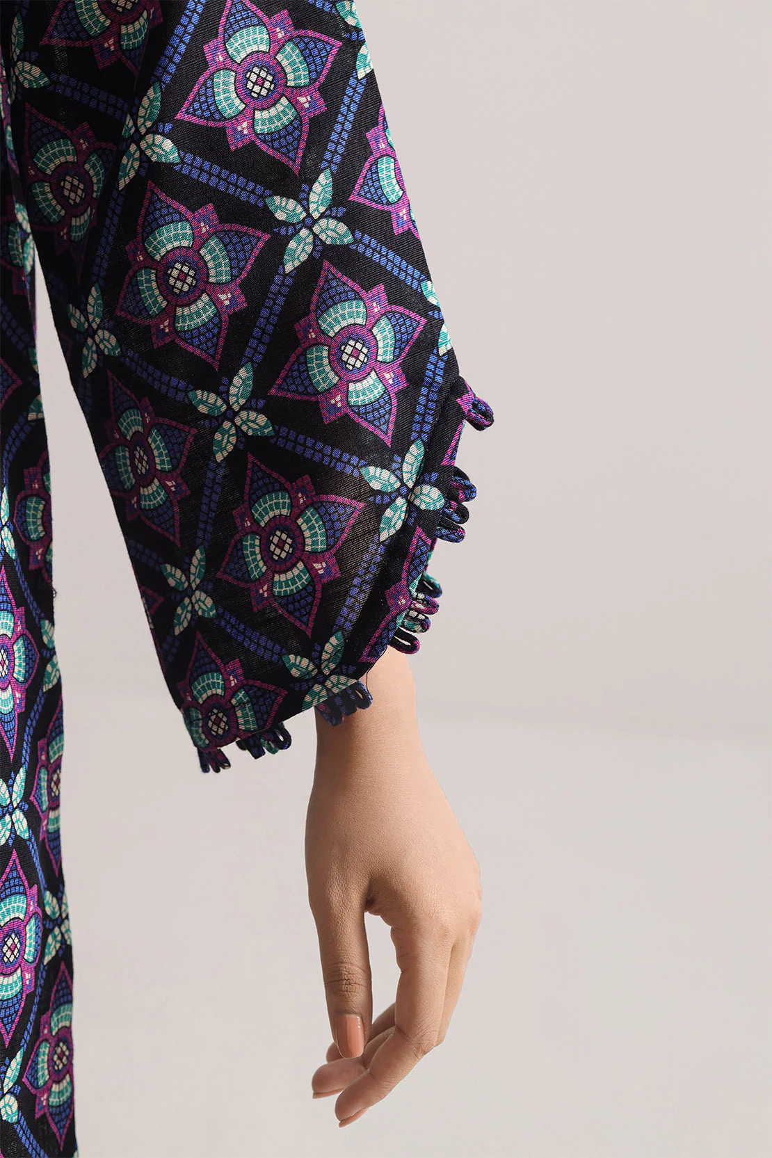 Unstitched Printed 3 Piece – in Lawn & Khaddar - Image 4