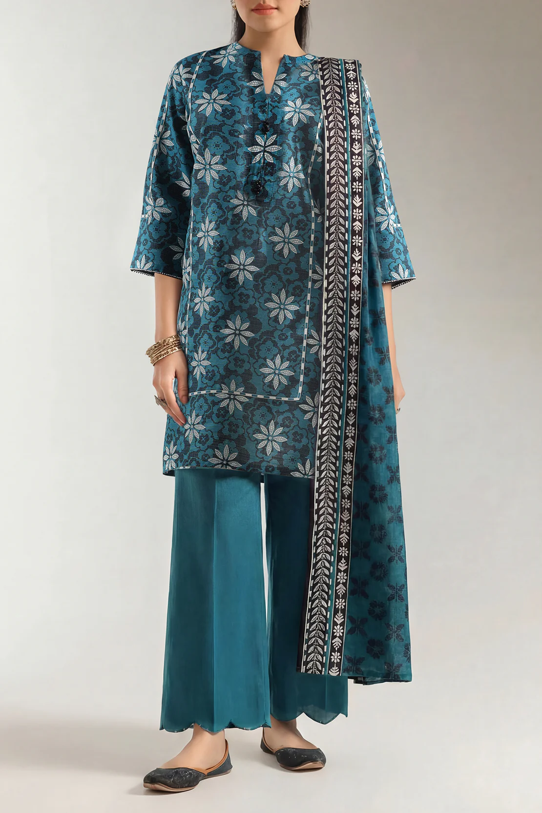 Unstitched Printed 3 Piece – in Lawn & Khaddar