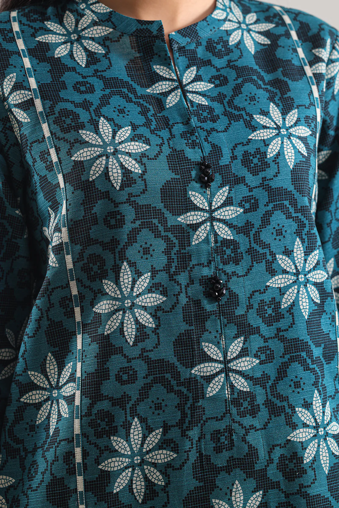Unstitched Printed 3 Piece – in Lawn & Khaddar - Image 4