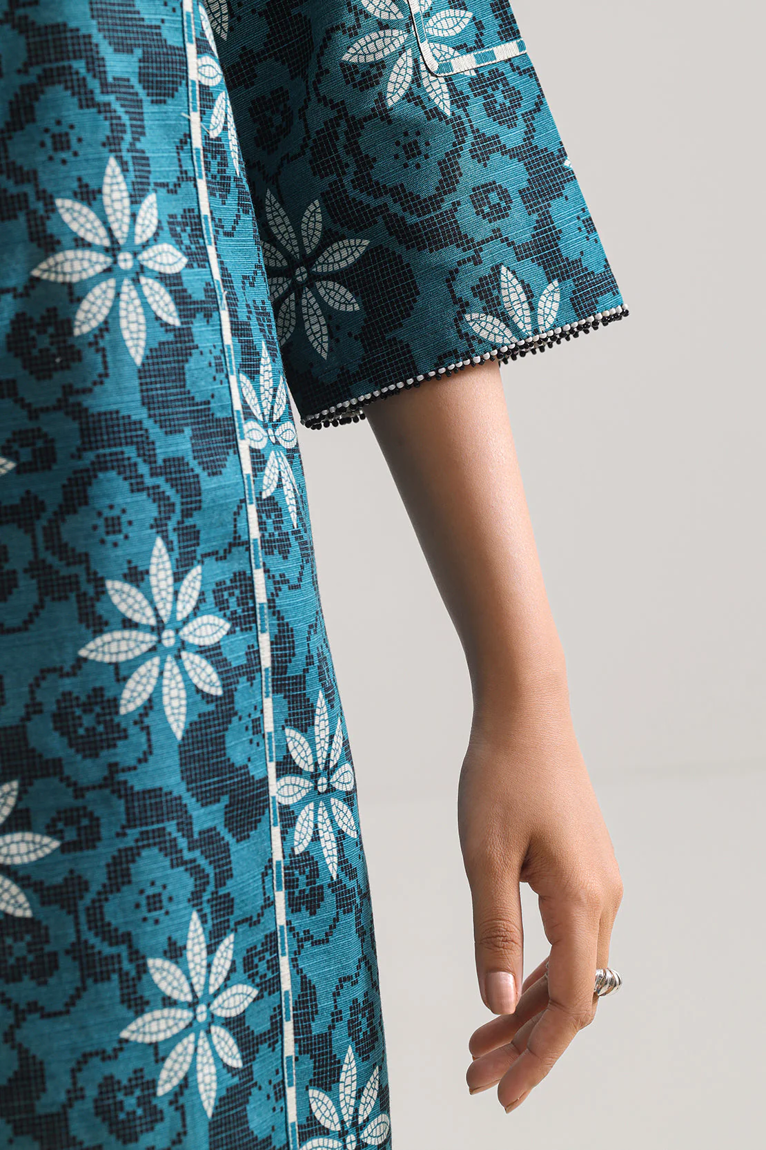 Unstitched Printed 3 Piece – in Lawn & Khaddar - Image 5