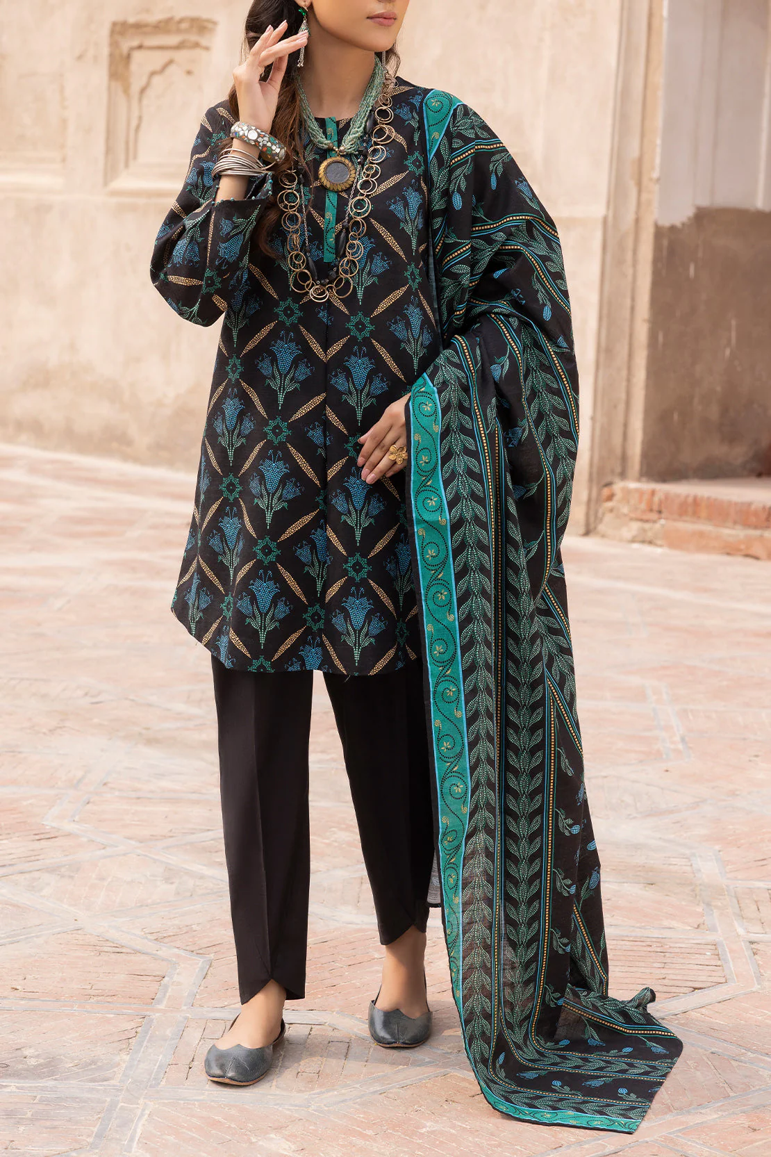 Unstitched Printed 3 Piece – in Lawn & Khaddar - Image 2