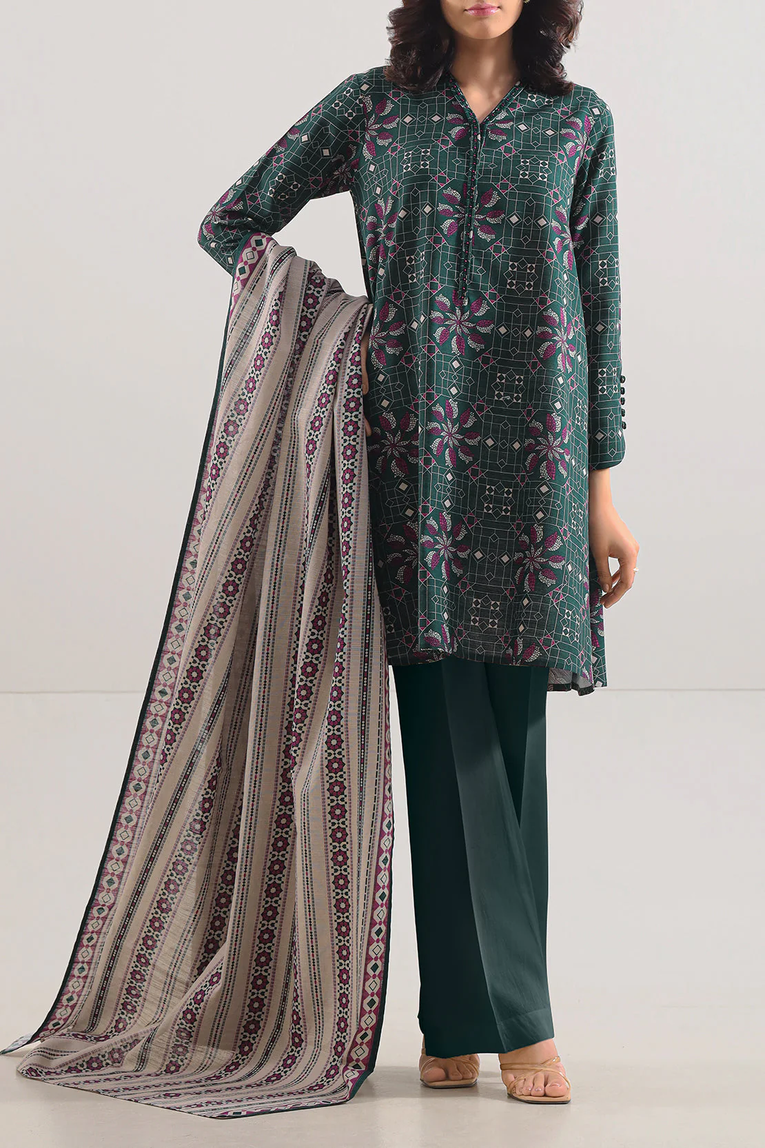 Unstitched Printed 3 Piece – in Lawn & Khaddar