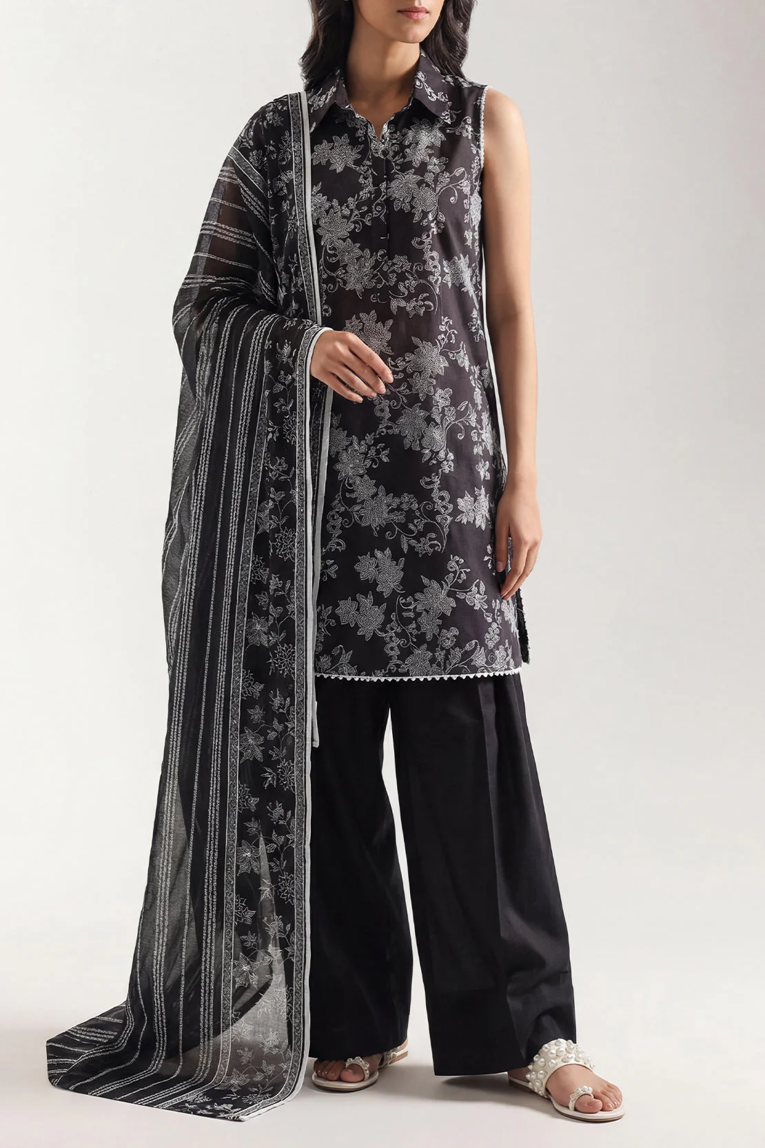 Unstitched Printed Arabic Lawn 3 Piece - Image 2