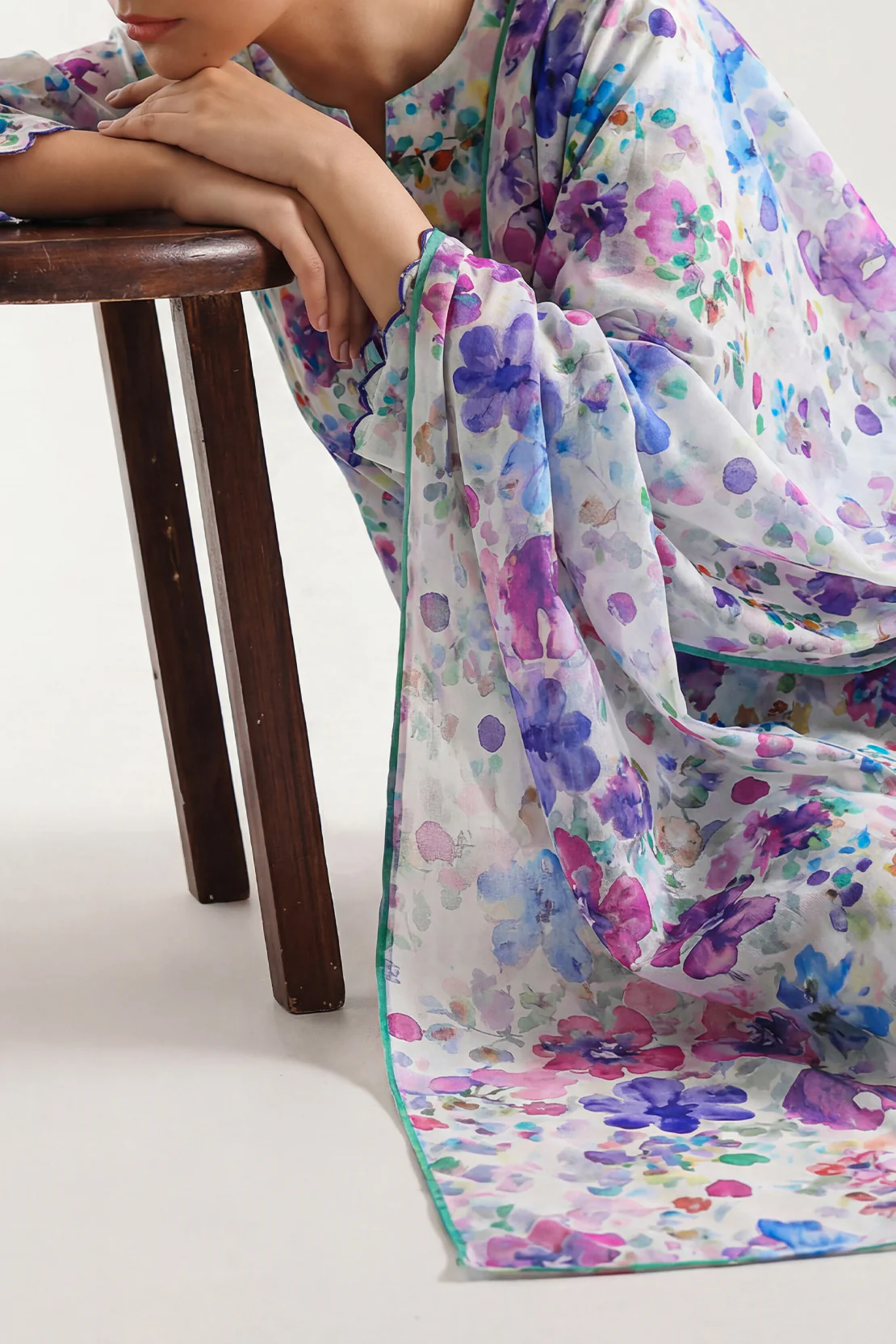 Unstitched Printed Arabic Lawn 3 Piece - Image 2
