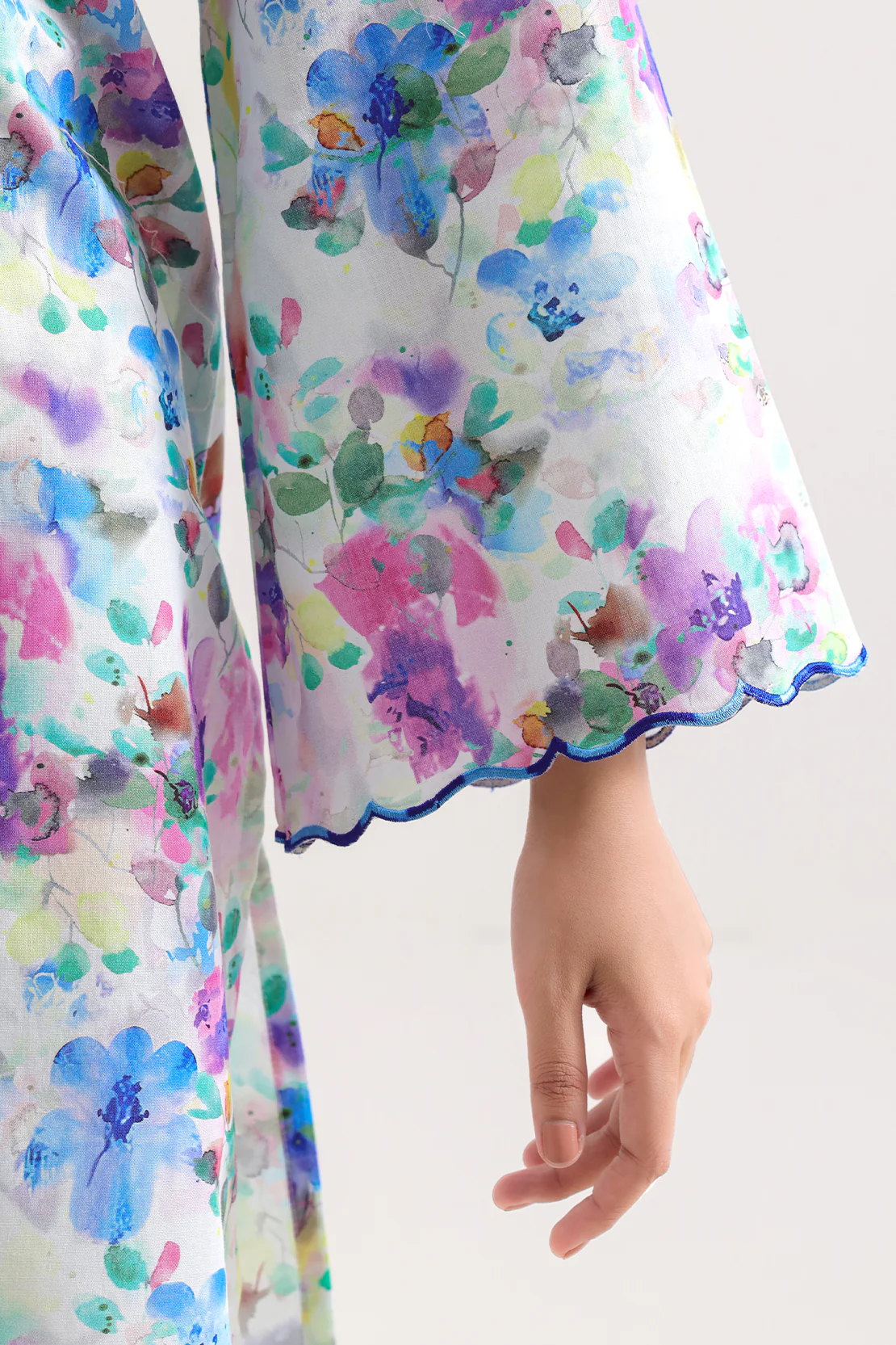 Unstitched Printed Arabic Lawn 3 Piece - Image 5