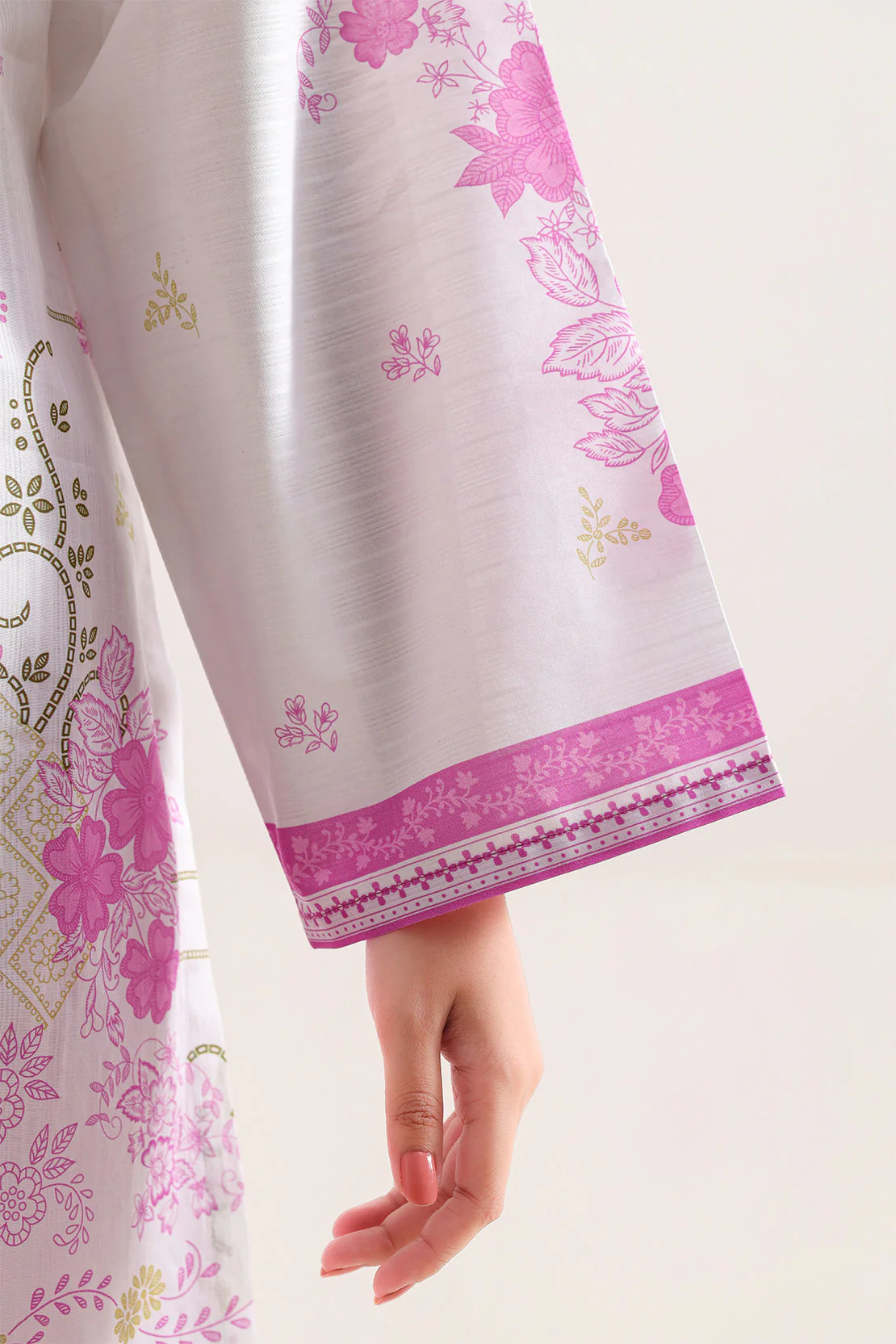 Unstitched Printed Arabic Lawn 3 Piece - Image 4