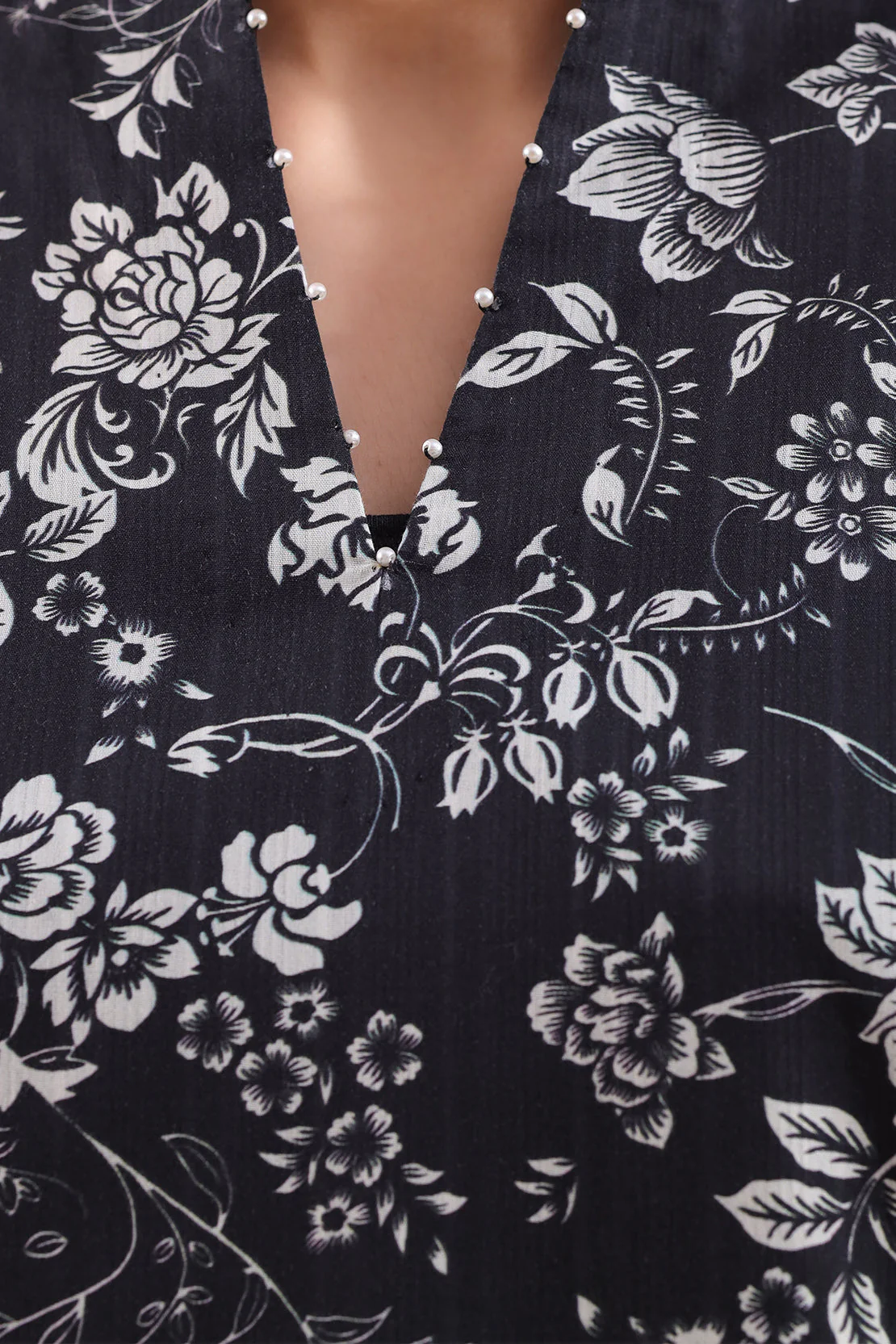 Unstitched Printed Arabic Lawn 3 Piece - Image 3