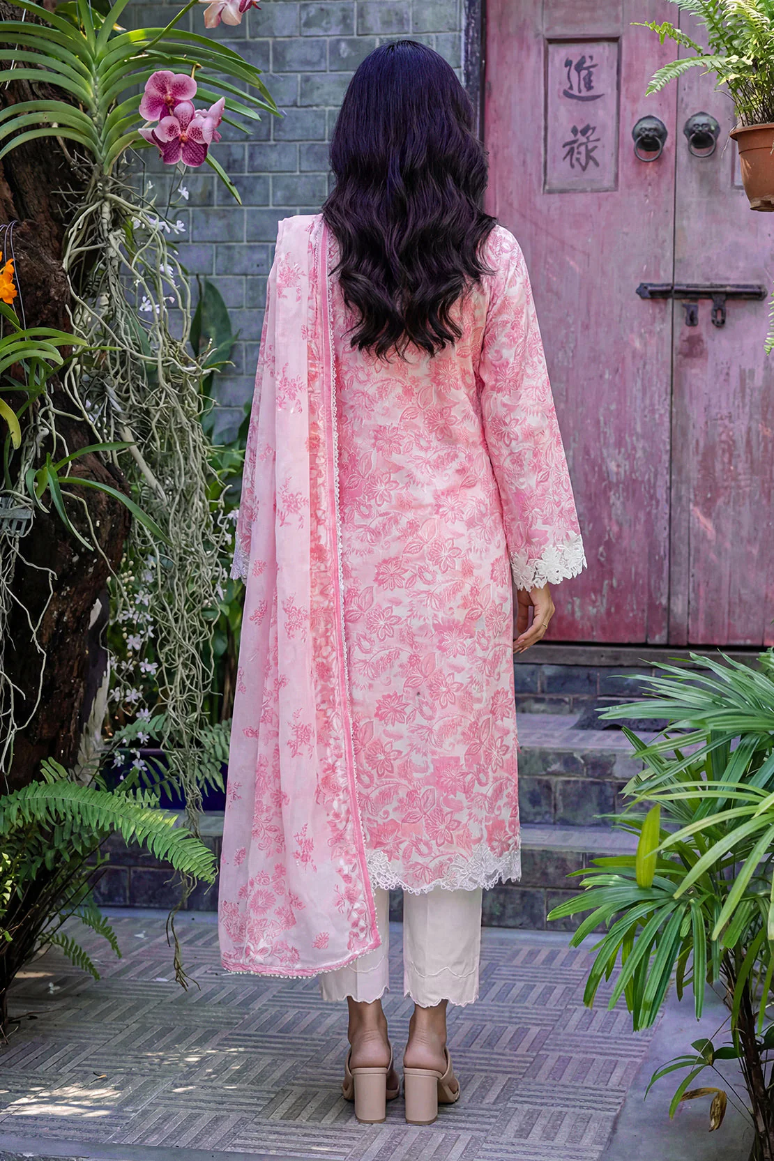 Unstitched Printed Arabic Lawn 3 Piece - Image 4