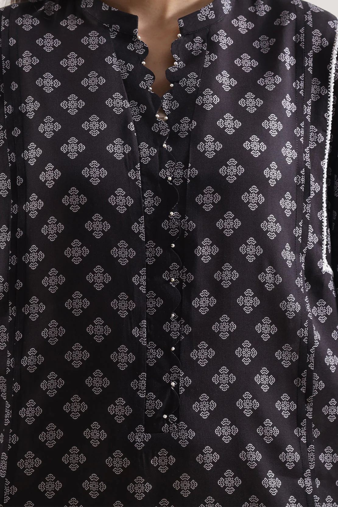 Unstitched Printed Arabic Lawn 3 Piece - Image 5