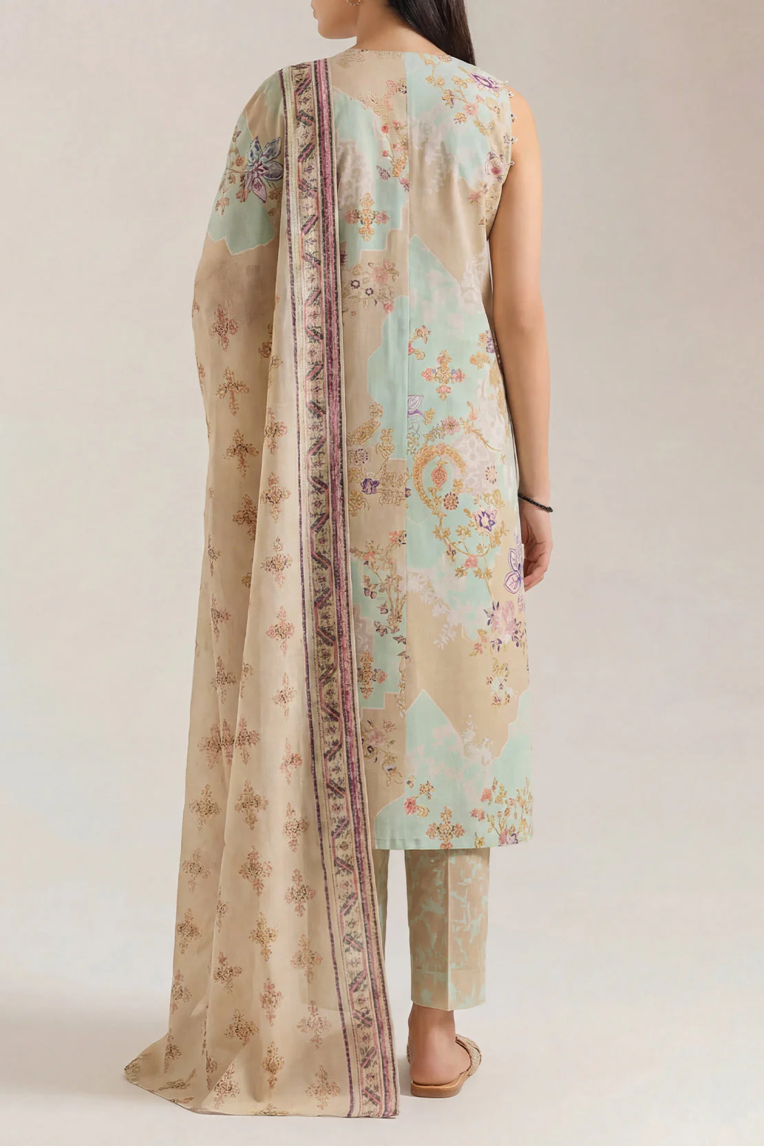 Unstitched Printed Arabic Lawn 3 Piece - Image 4