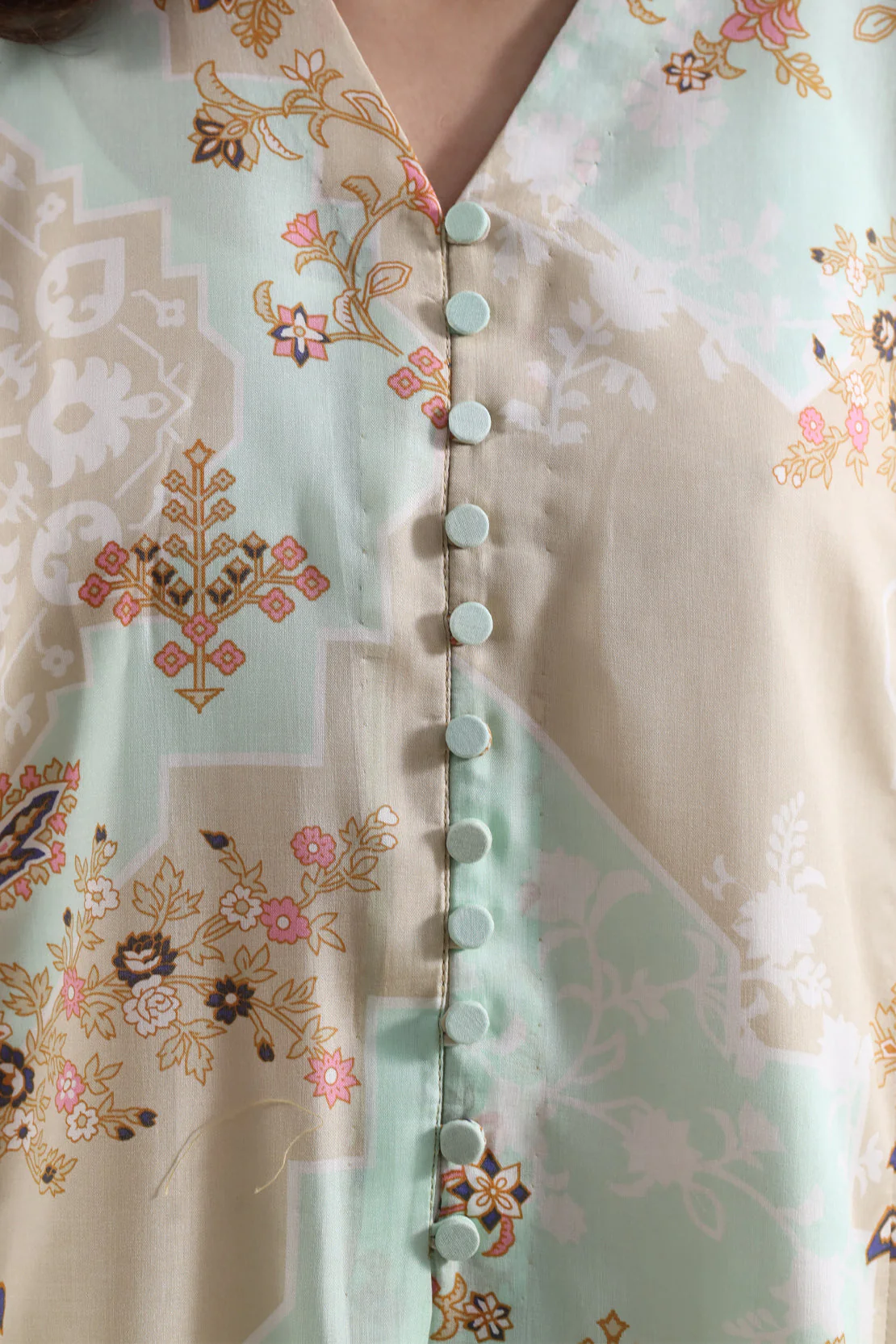 Unstitched Printed Arabic Lawn 3 Piece - Image 5