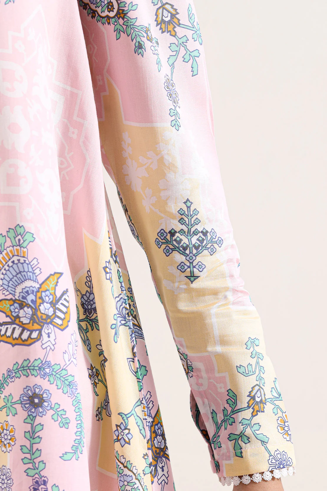 Unstitched Printed Arabic Lawn 3 Piece - Image 6