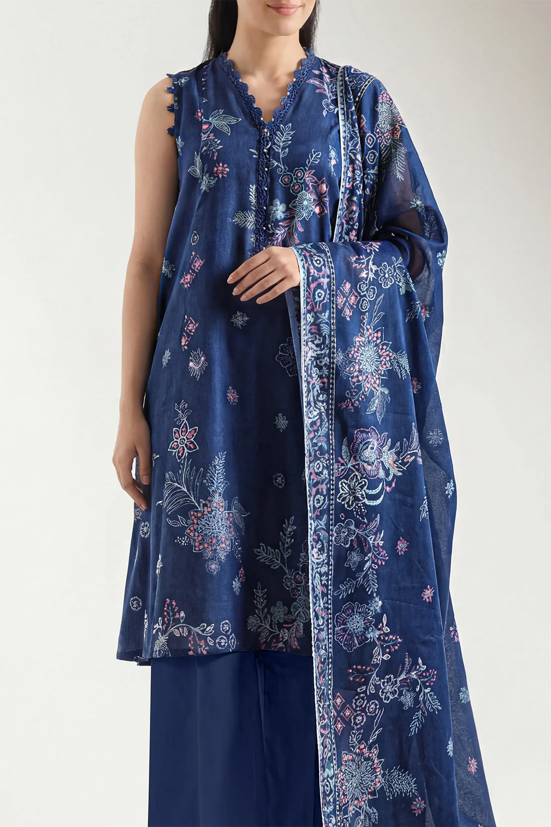 Unstitched Printed Arabic Lawn 3 Piece - Image 2