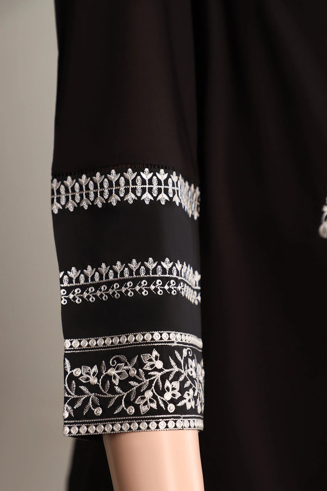 Unstitched Printed Cotton Filament Embroidered 2 Piece (Shirt/Trouser) - Image 4