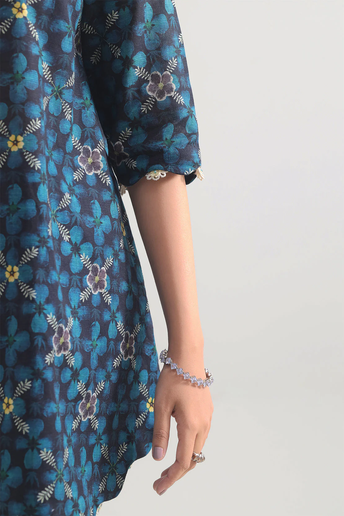 Unstitched Printed Cotton Khaddar 2 Piece (Shirt/Trouser) - Image 5
