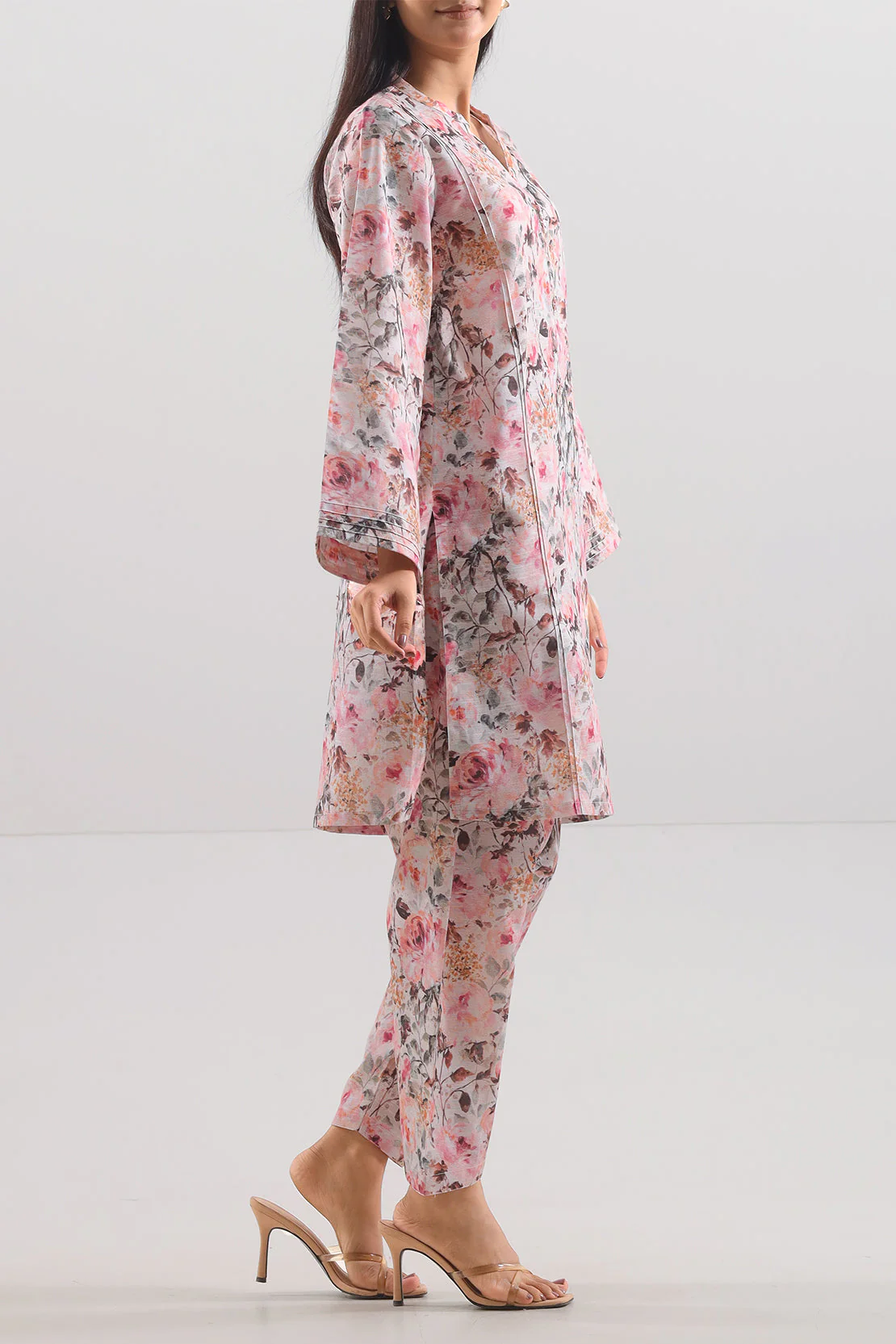 Unstitched Printed Cotton Khaddar 2 Piece (Shirt/Trouser) - Image 3