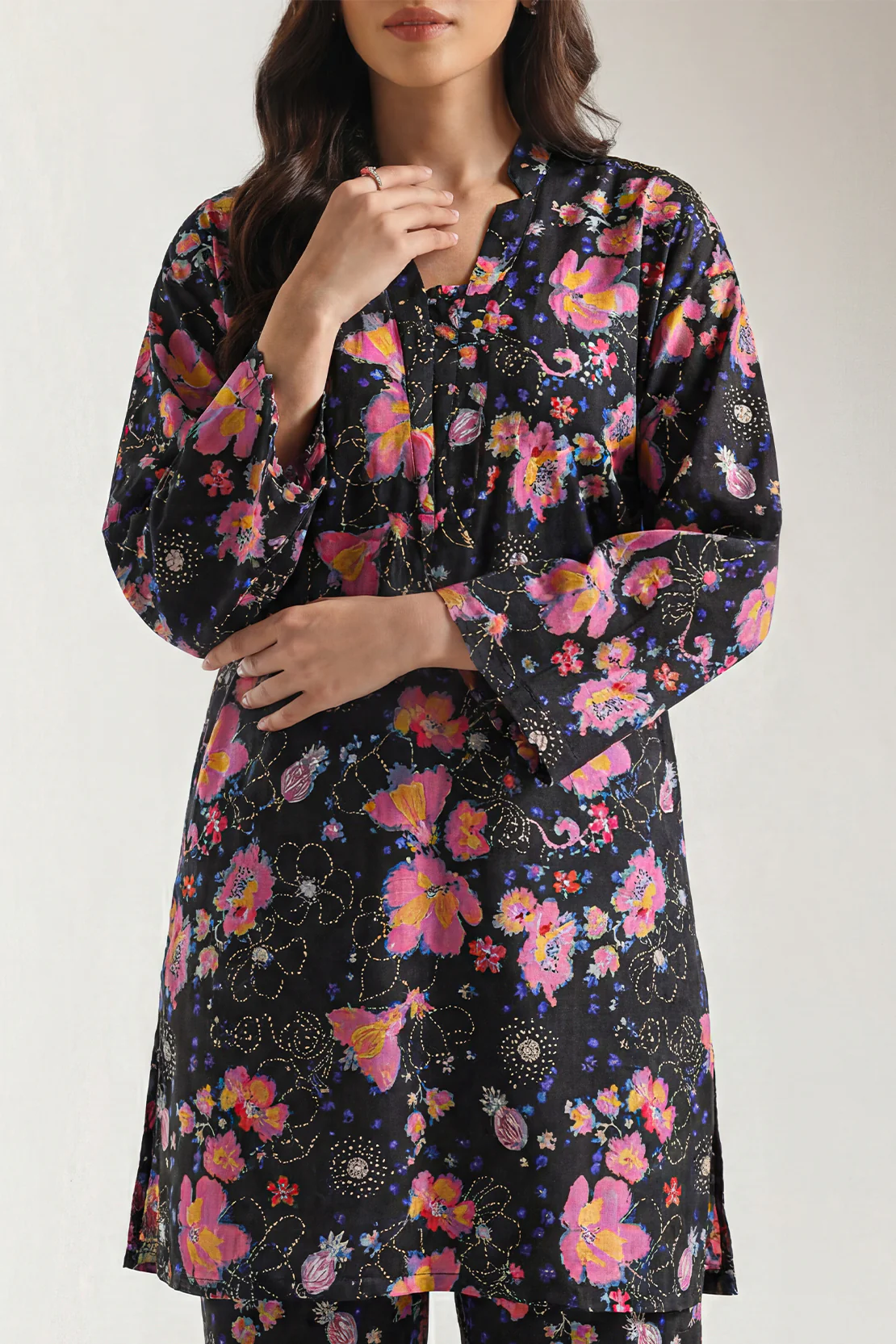 Unstitched Printed Cotton Khaddar 2 Piece (Shirt/Trouser) - Image 4