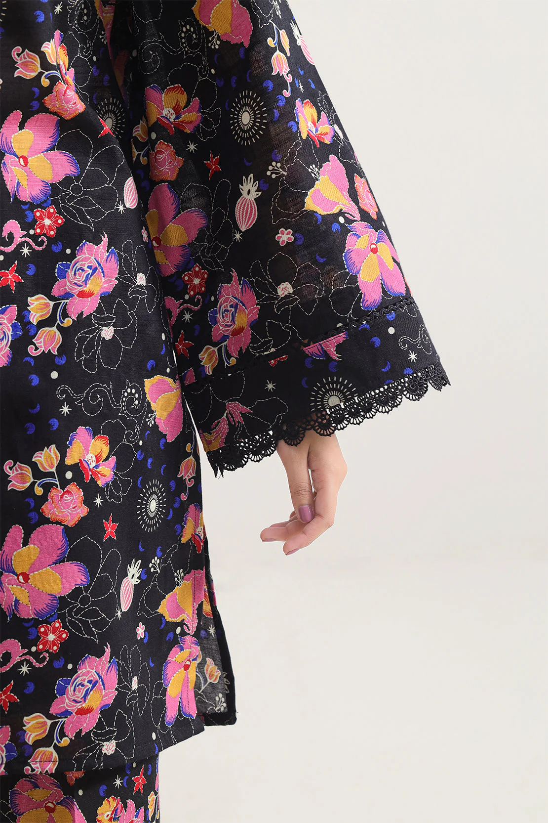 Unstitched Printed Cotton Khaddar 2 Piece (Shirt/Trouser) - Image 6