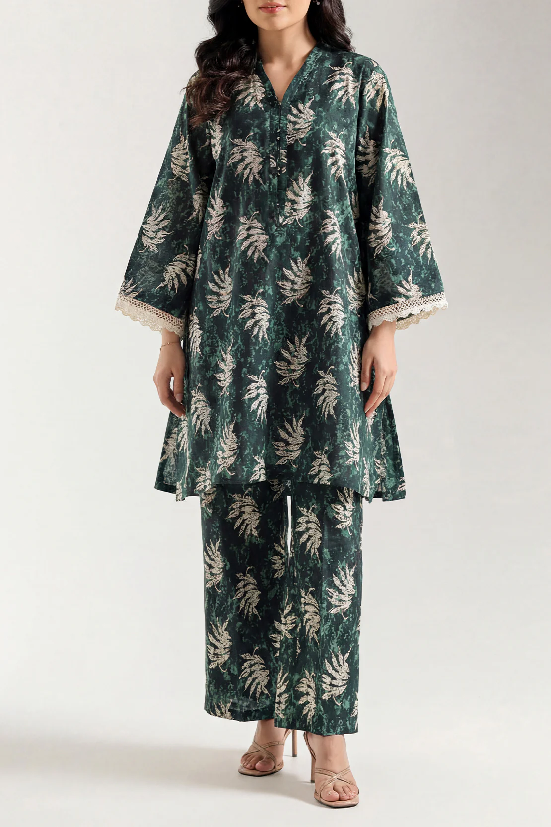 Unstitched Printed Cotton Khaddar 2 Piece (Shirt/Trouser) - Image 2