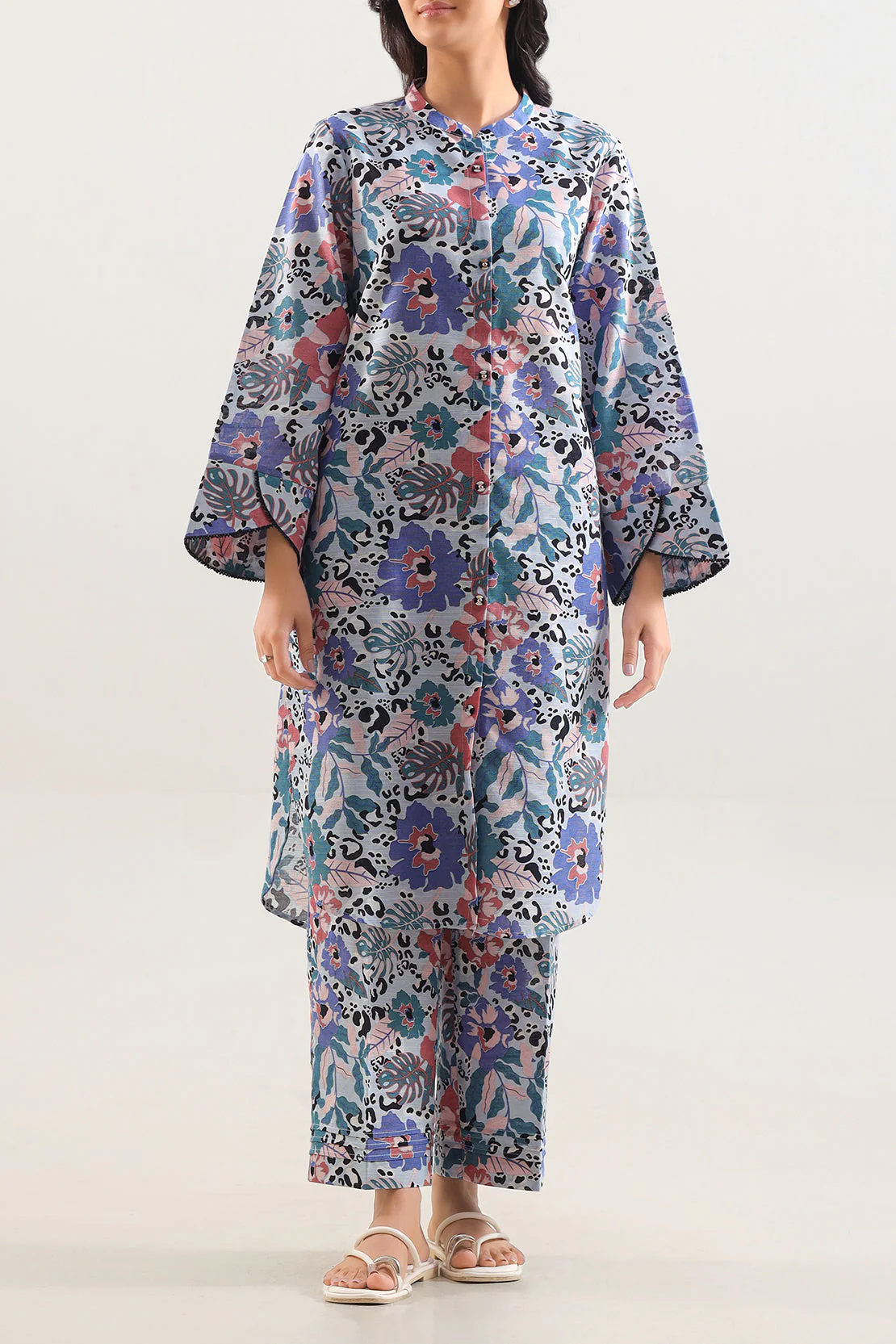 Unstitched Printed Cotton Khaddar 2 Piece (Shirt/Trouser) - Image 3