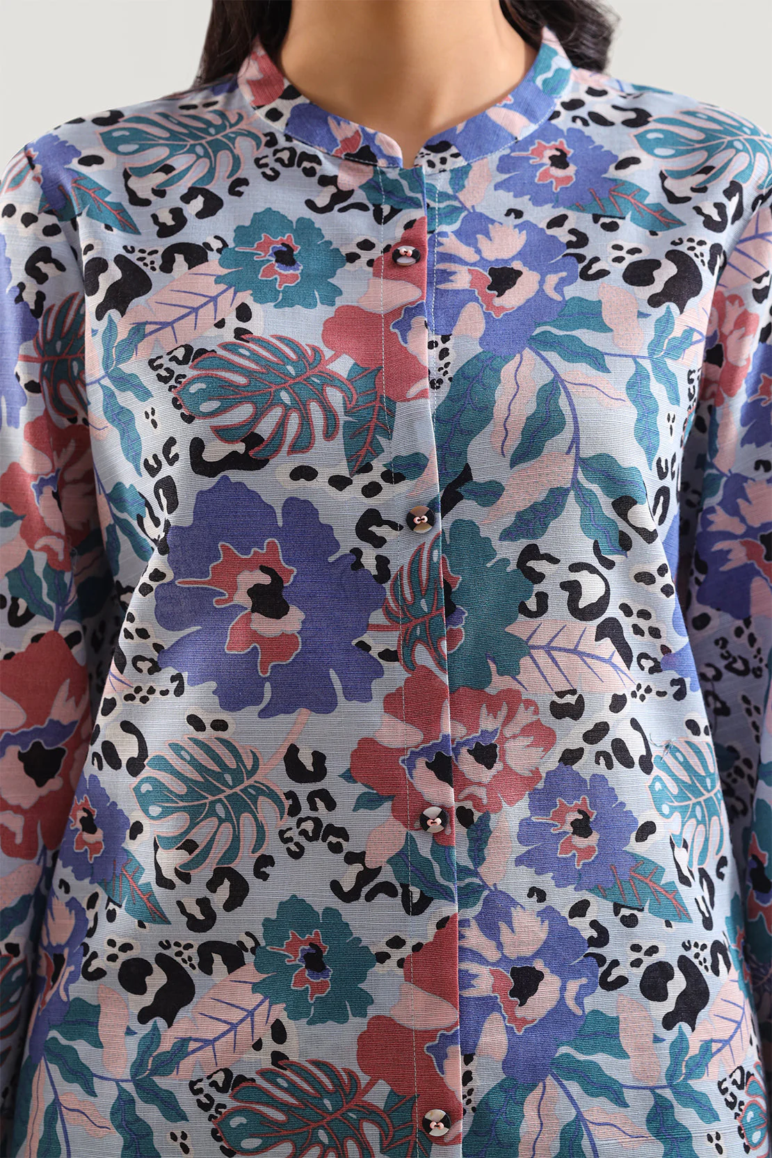 Unstitched Printed Cotton Khaddar 2 Piece (Shirt/Trouser) - Image 4