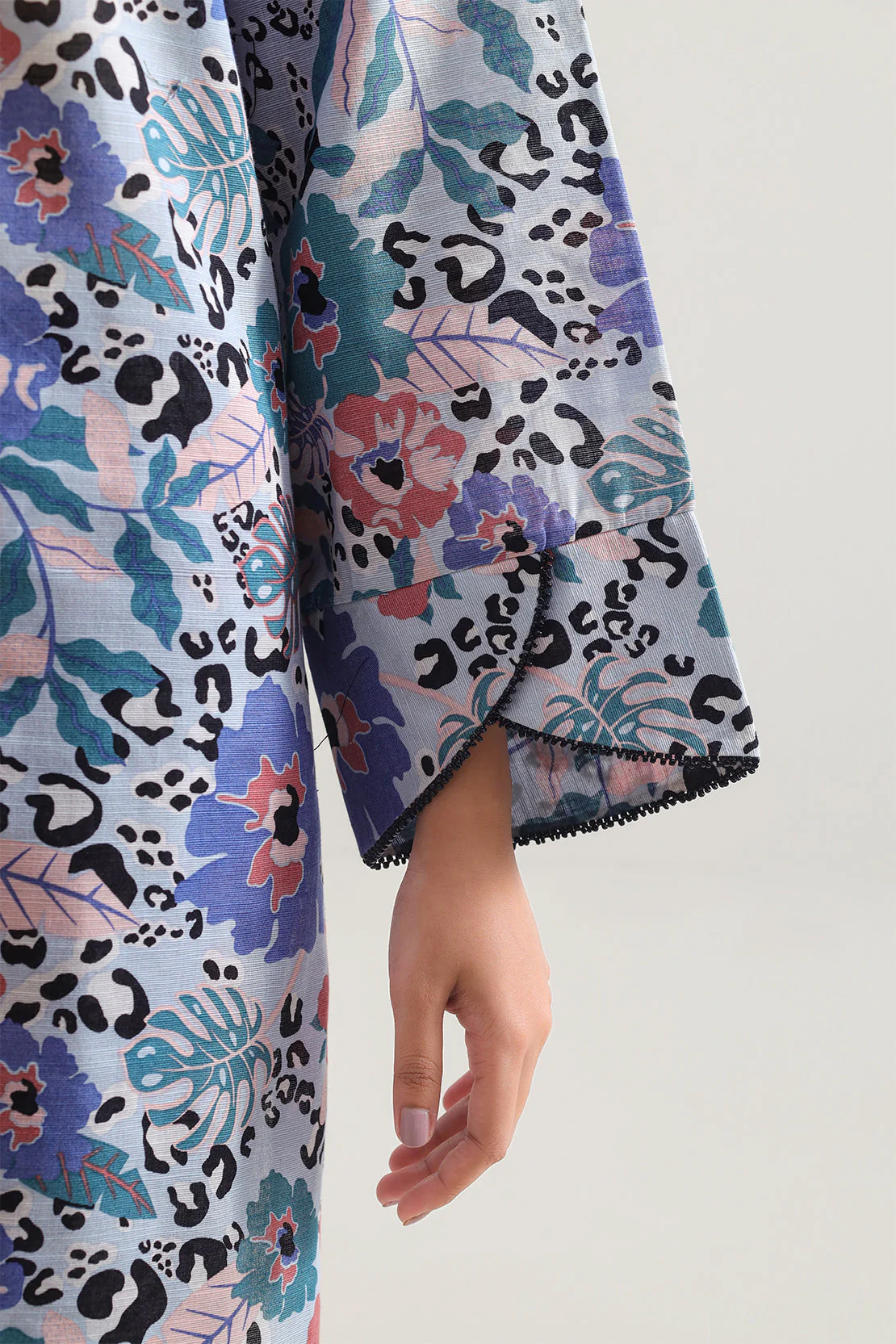 Unstitched Printed Cotton Khaddar 2 Piece (Shirt/Trouser) - Image 5