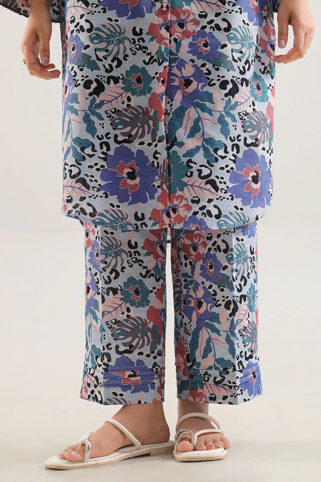 Unstitched Printed Cotton Khaddar 2 Piece (Shirt/Trouser) - Image 6
