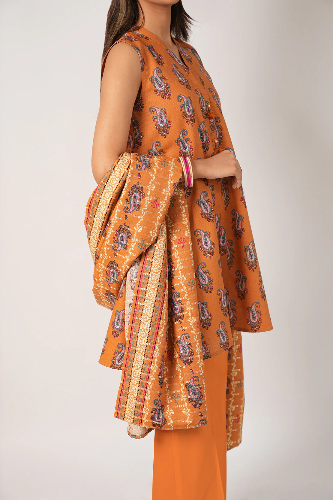 Unstitched Printed Cotton Khaddar 3 Piece - Image 3