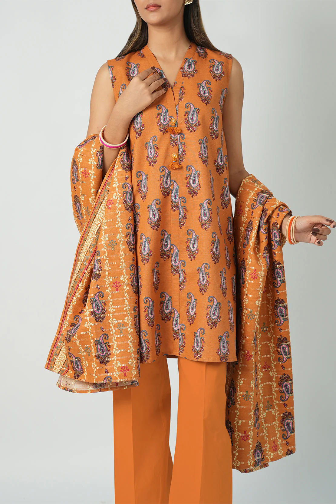 Unstitched Printed Cotton Khaddar 3 Piece - Image 4