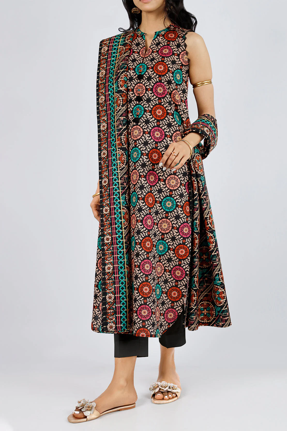 Unstitched Printed Cotton Khaddar 3 Piece - Image 2