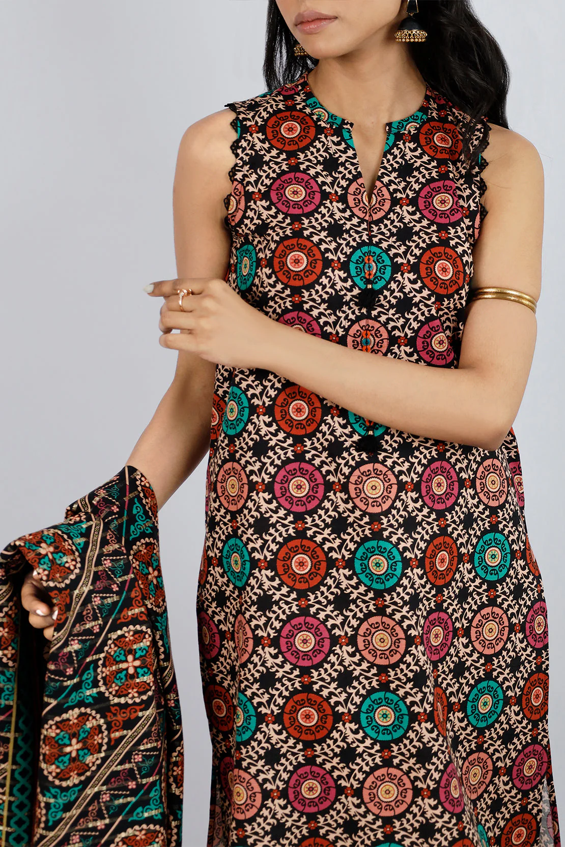 Unstitched Printed Cotton Khaddar 3 Piece - Image 3