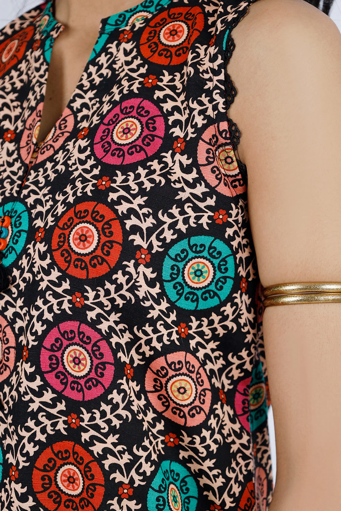 Unstitched Printed Cotton Khaddar 3 Piece - Image 5