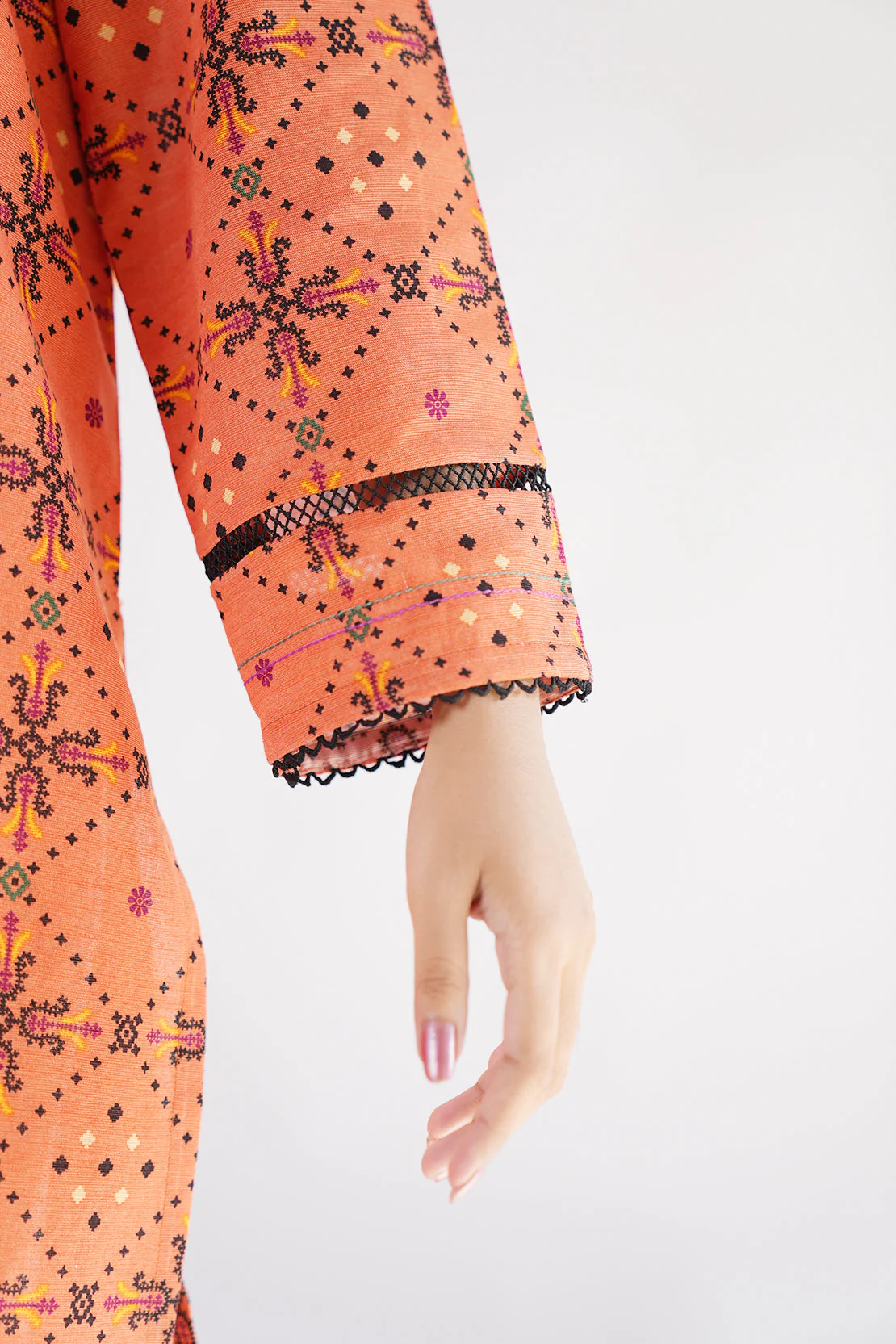 Unstitched Printed Cotton Khaddar 3 Piece - Image 5