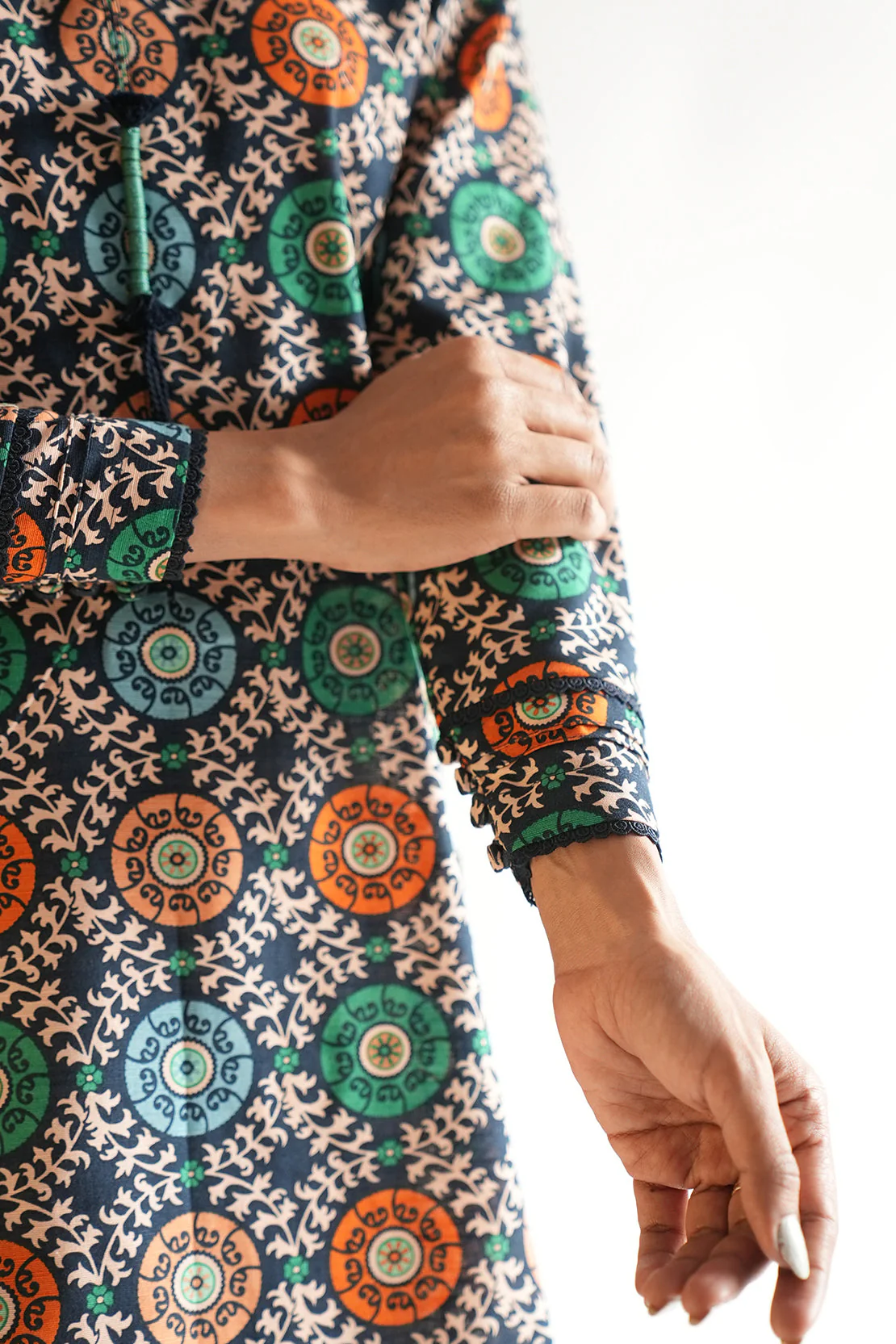 Unstitched Printed Cotton Khaddar 3 Piece - Image 6
