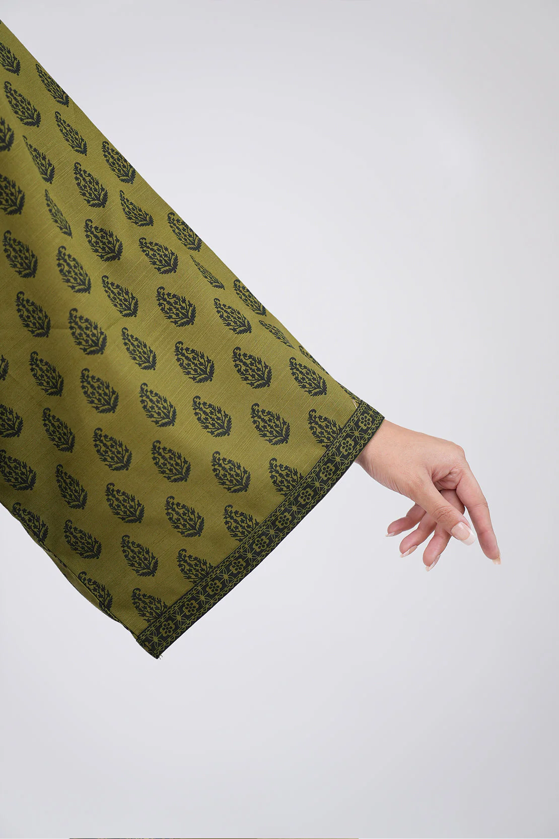 Unstitched Printed Cotton Khaddar 3 Piece - Image 5