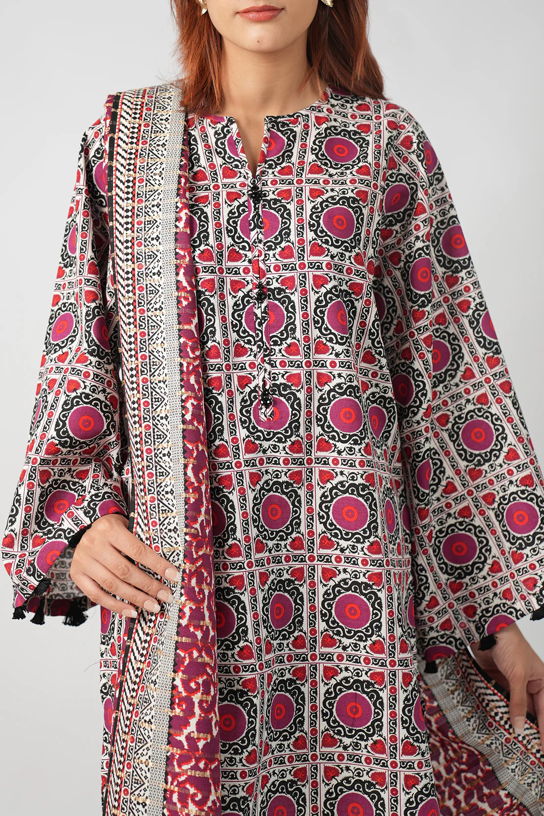 Unstitched Printed Cotton Khaddar 3 Piece - Image 3