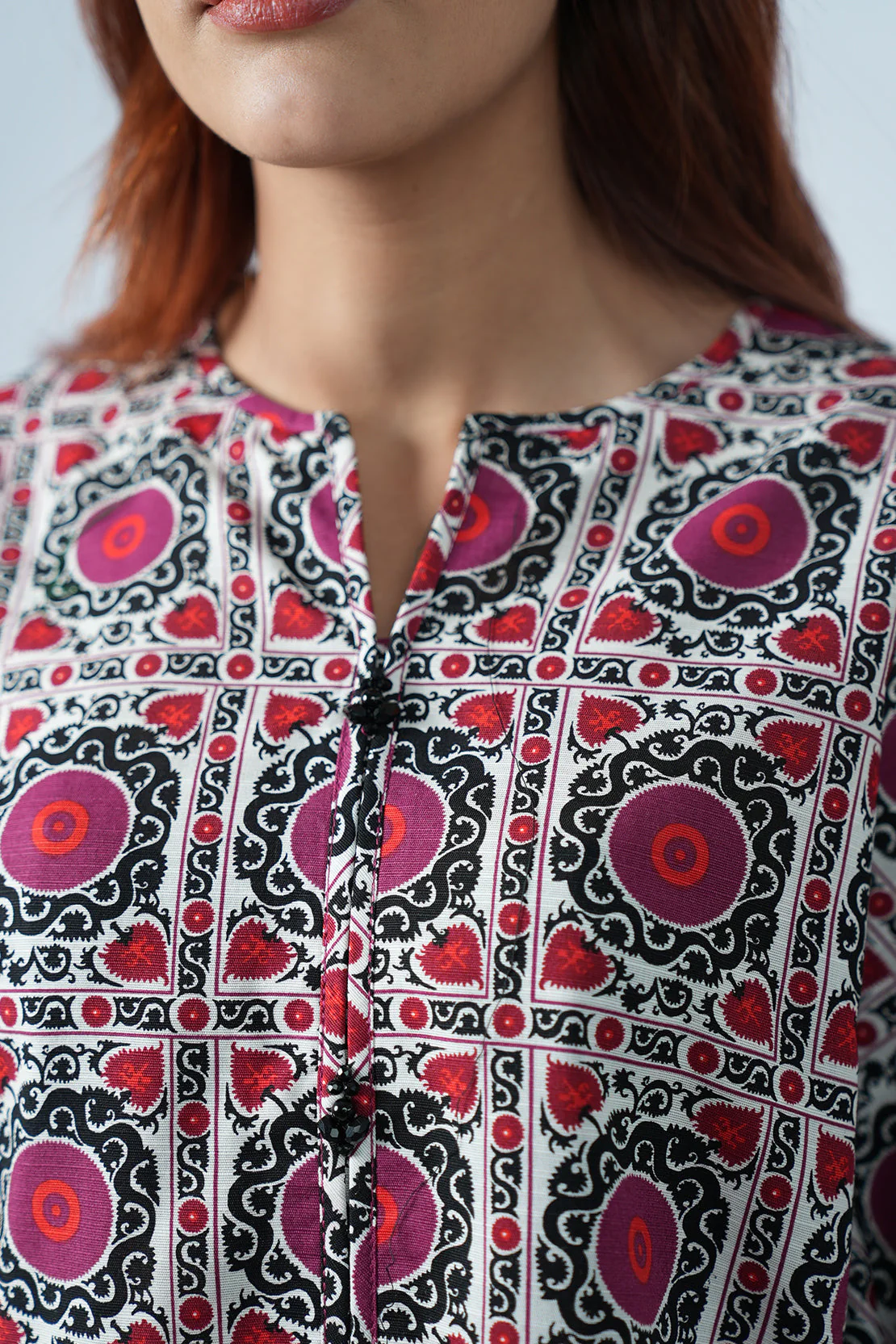 Unstitched Printed Cotton Khaddar 3 Piece - Image 4