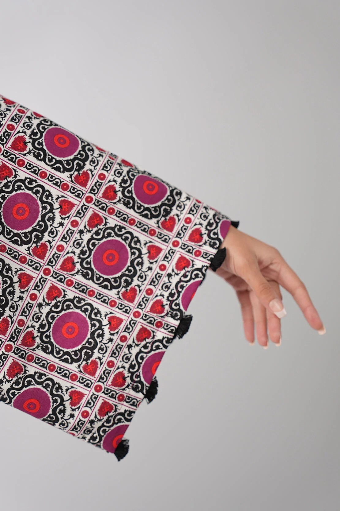 Unstitched Printed Cotton Khaddar 3 Piece - Image 5