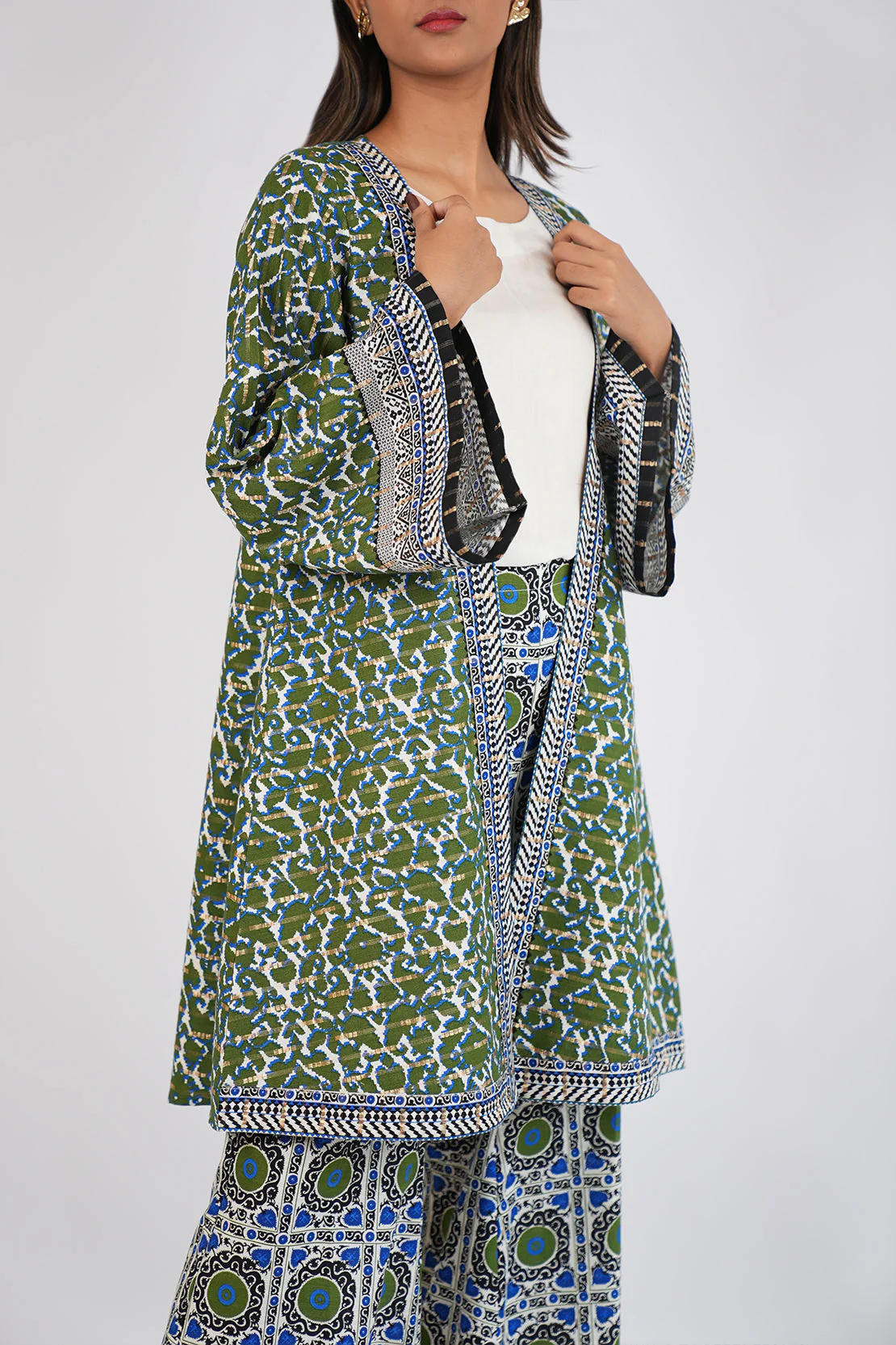 Unstitched Printed Cotton Khaddar 3 Piece - Image 5