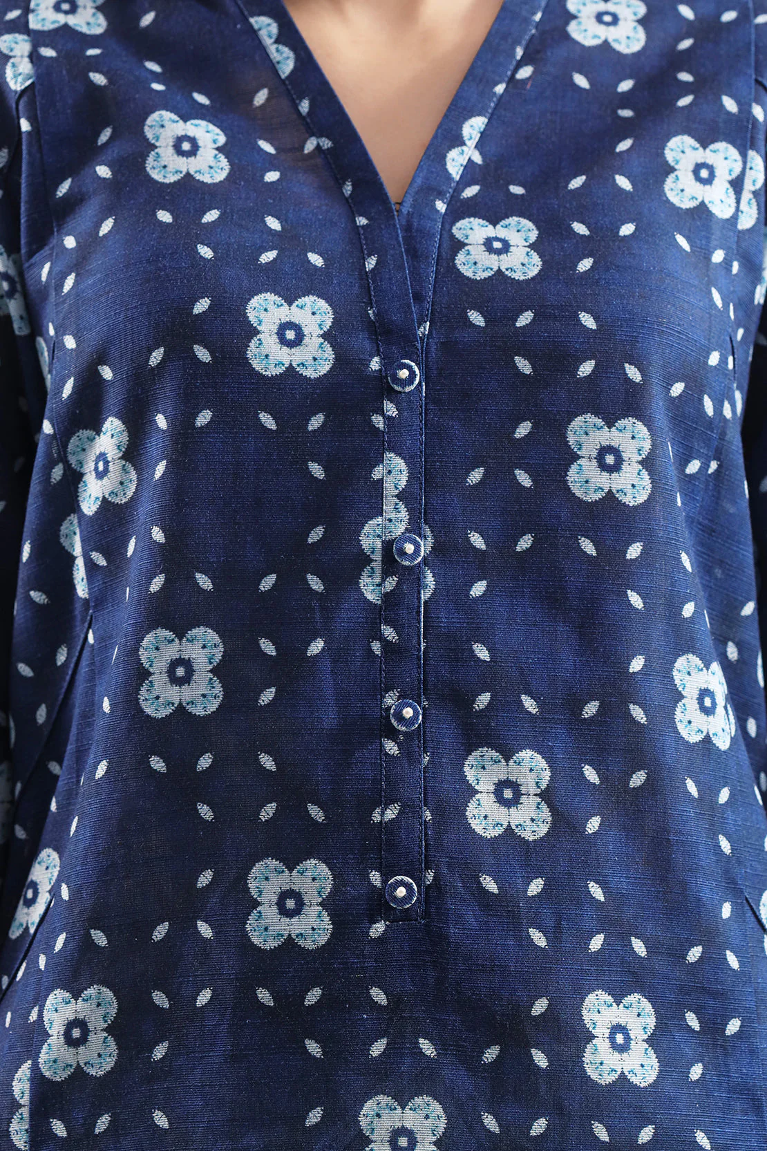 Unstitched Printed Warm Khaddar 3 Piece - Image 4