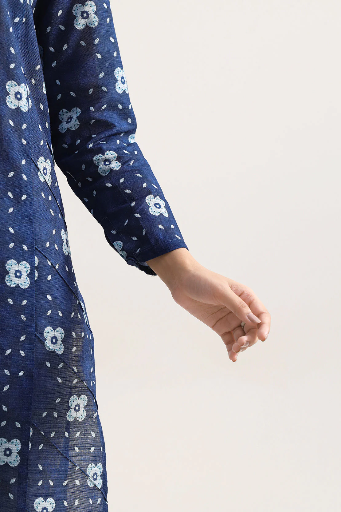 Unstitched Printed Warm Khaddar 3 Piece - Image 5