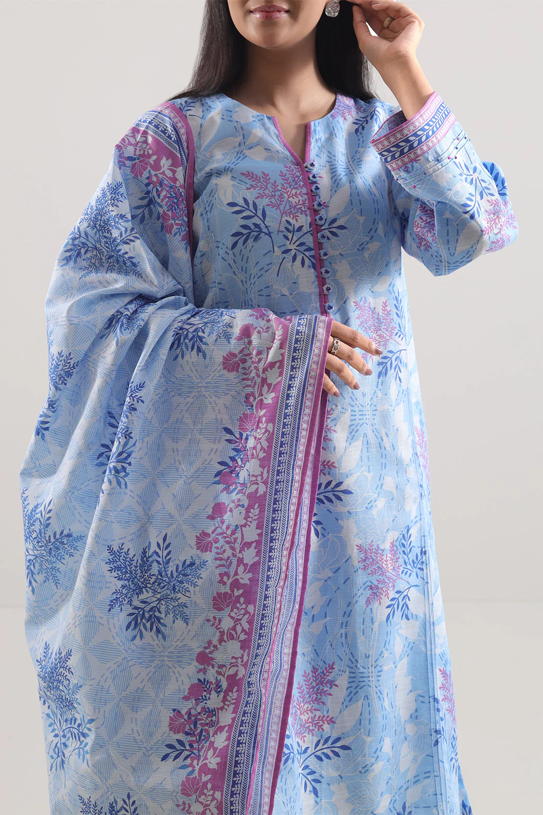 Unstitched Printed Cotton Khaddar 3 Piece - Image 3