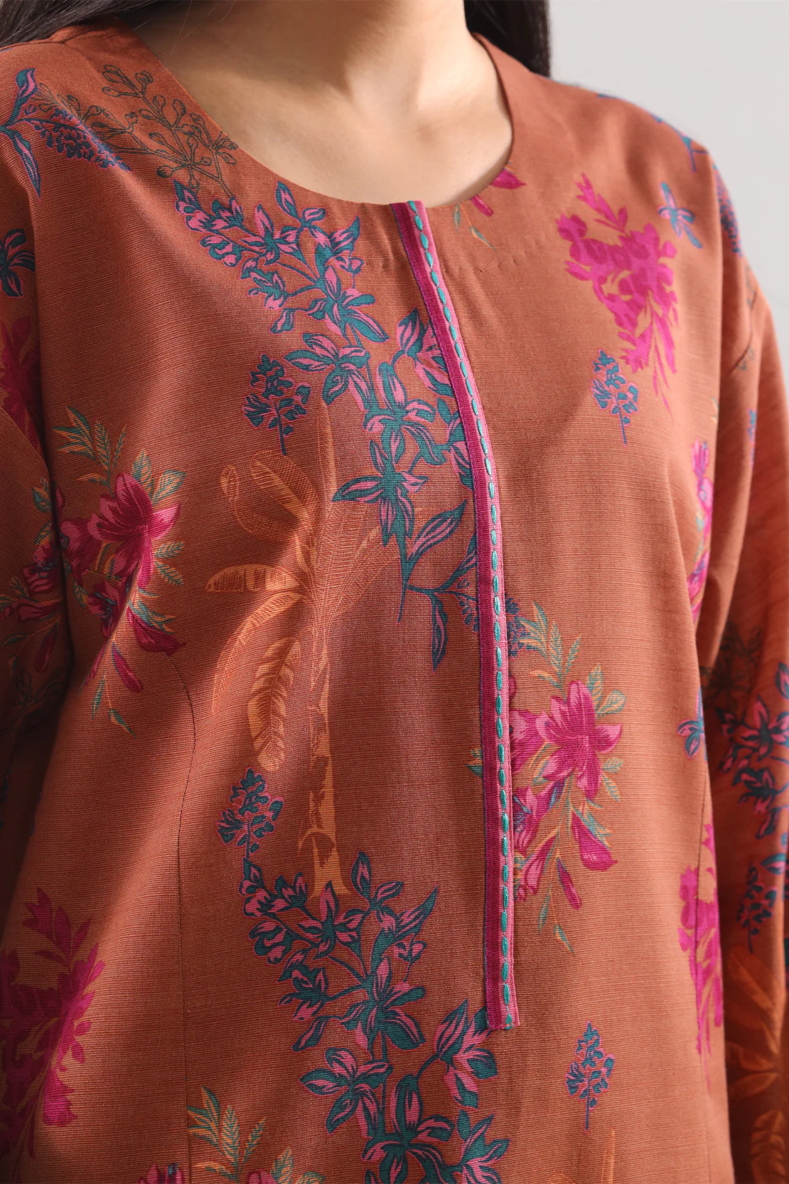 Unstitched Printed Cotton Khaddar 3 Piece - Image 5