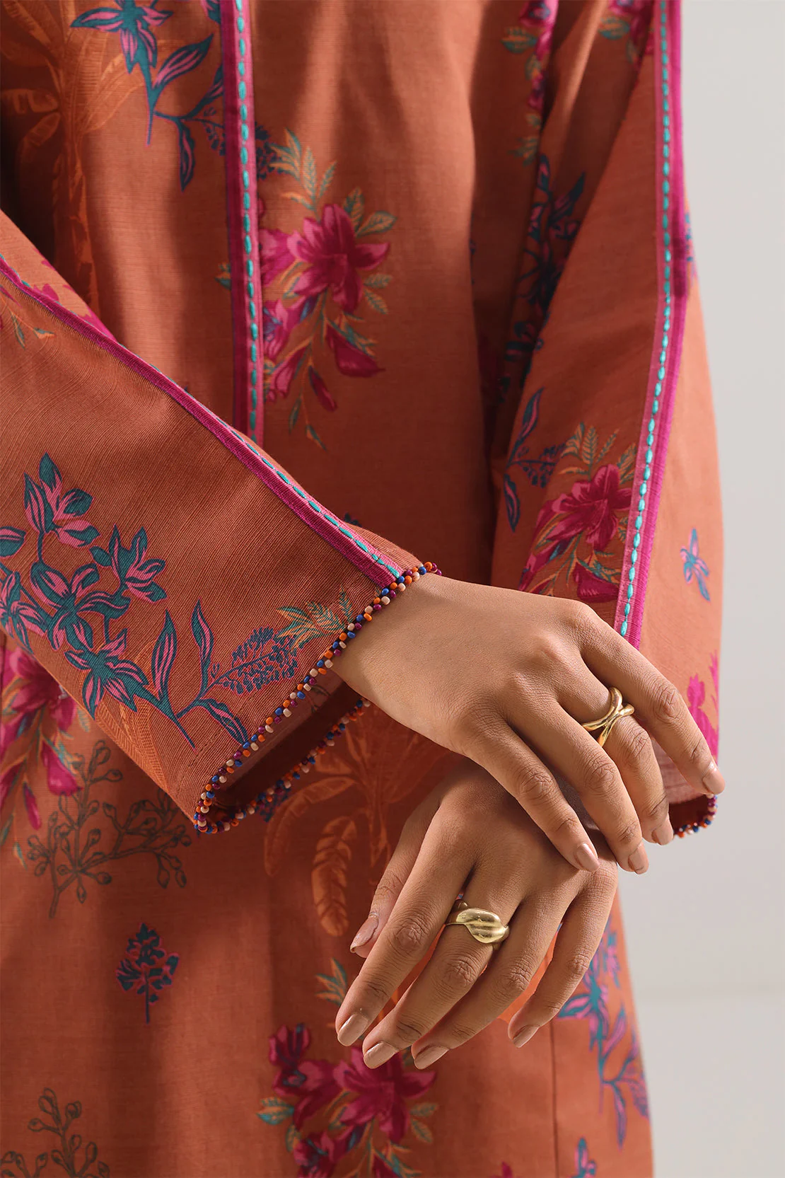 Unstitched Printed Cotton Khaddar 3 Piece - Image 6