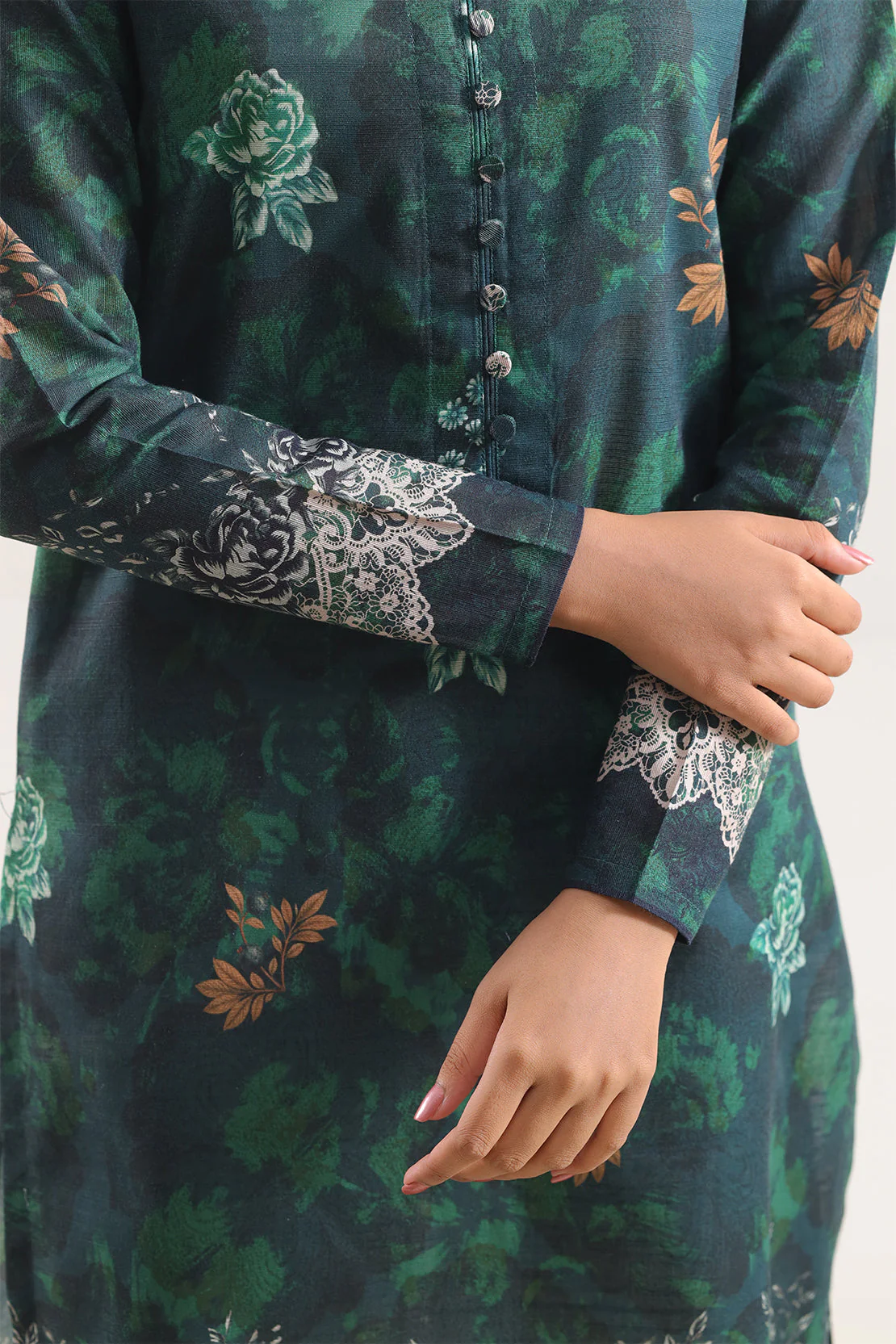 Unstitched Printed Cotton Khaddar 3 Piece - Image 5