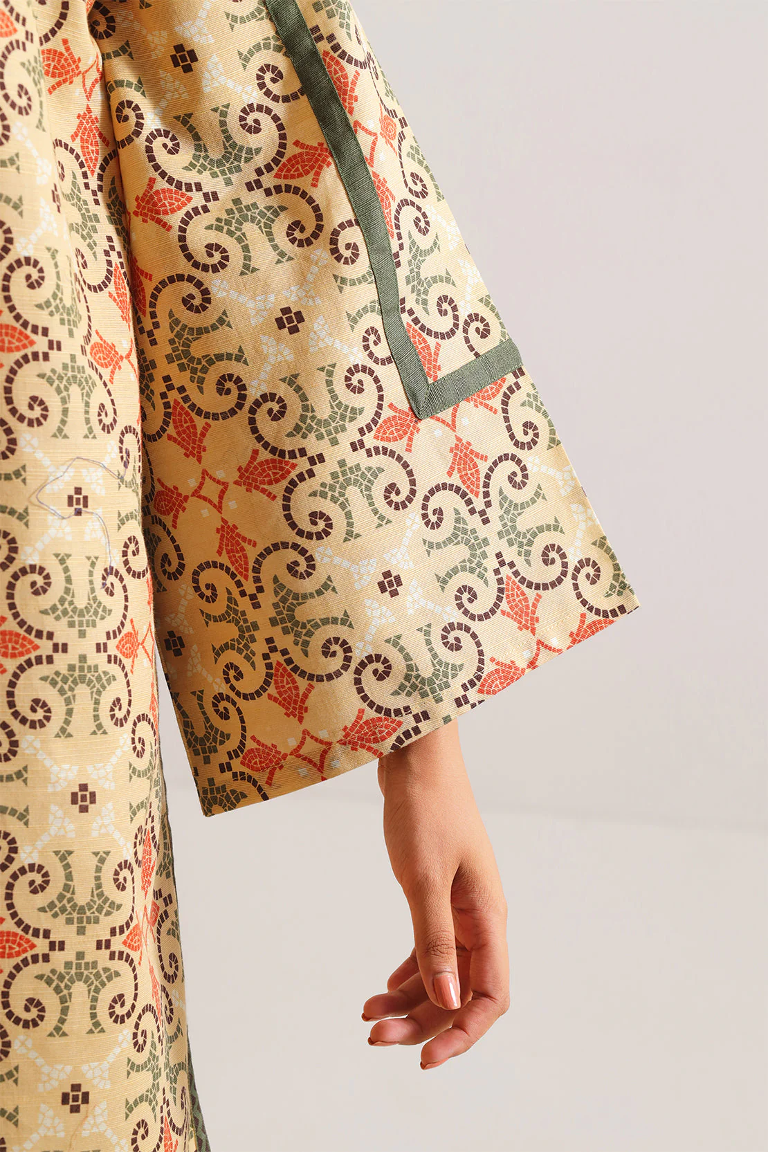 Unstitched Printed Cotton Khaddar 3 Piece - Image 4