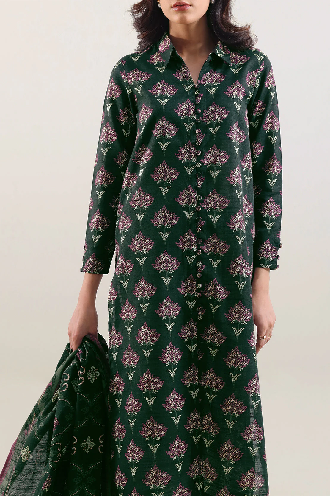 Unstitched Printed Cotton Khaddar 3 Piece - Image 3
