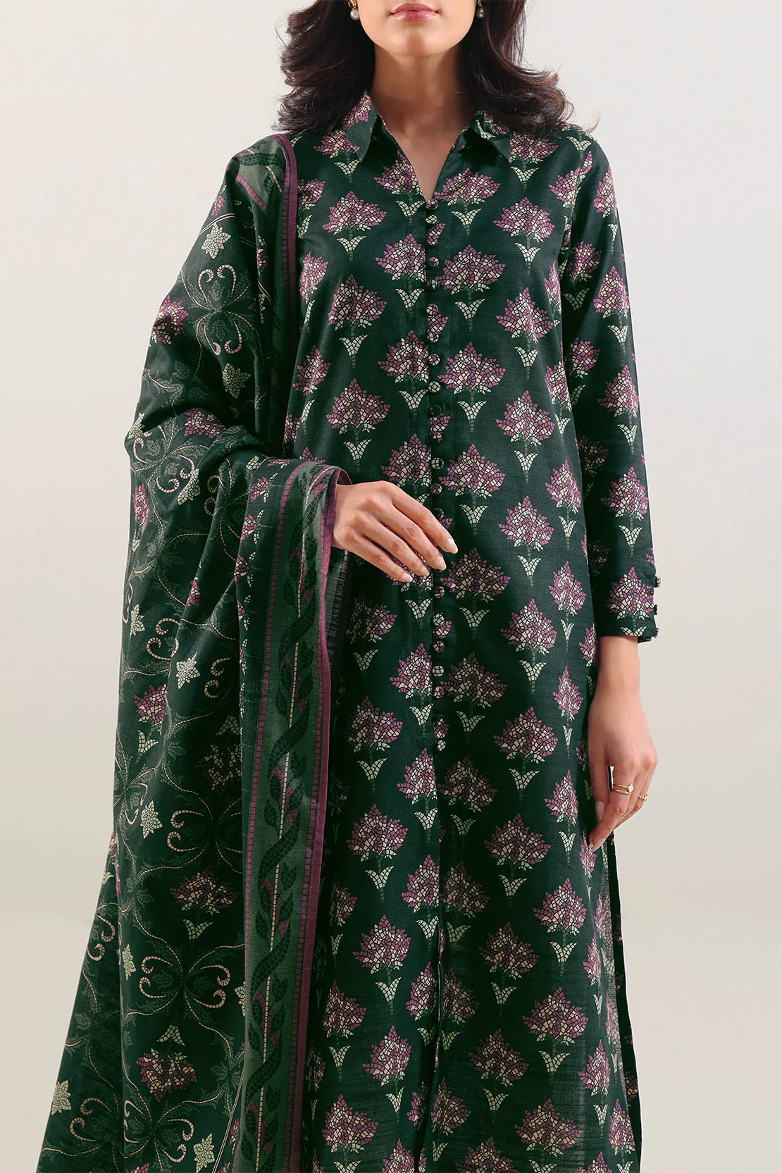 Unstitched Printed Cotton Khaddar 3 Piece - Image 4